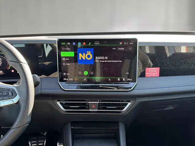 Volkswagen Tiguan view 10