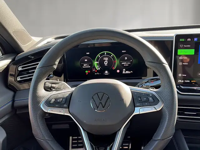 Volkswagen Tiguan view 9