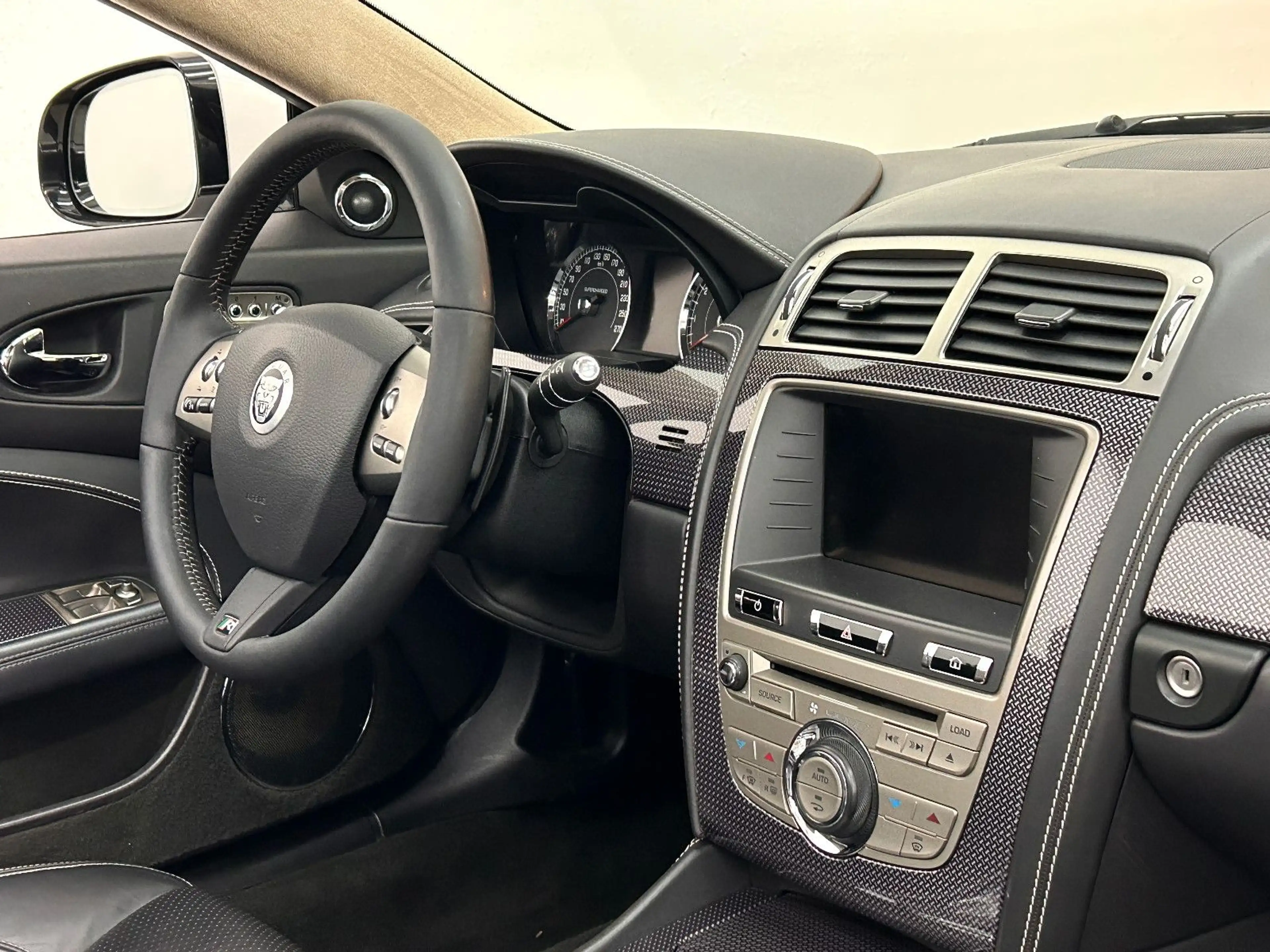 Jaguar XKR 5.0 V8 Cabriolet - Deutsches Fzg.! — photo 13