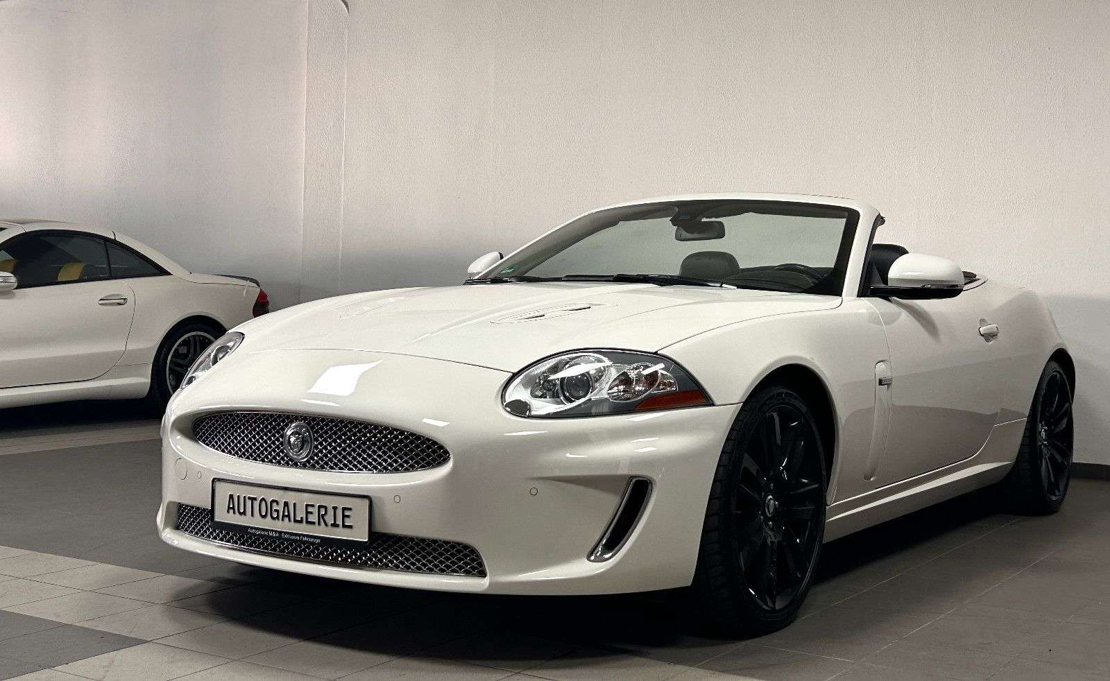 Second hand Jaguar Xkr 