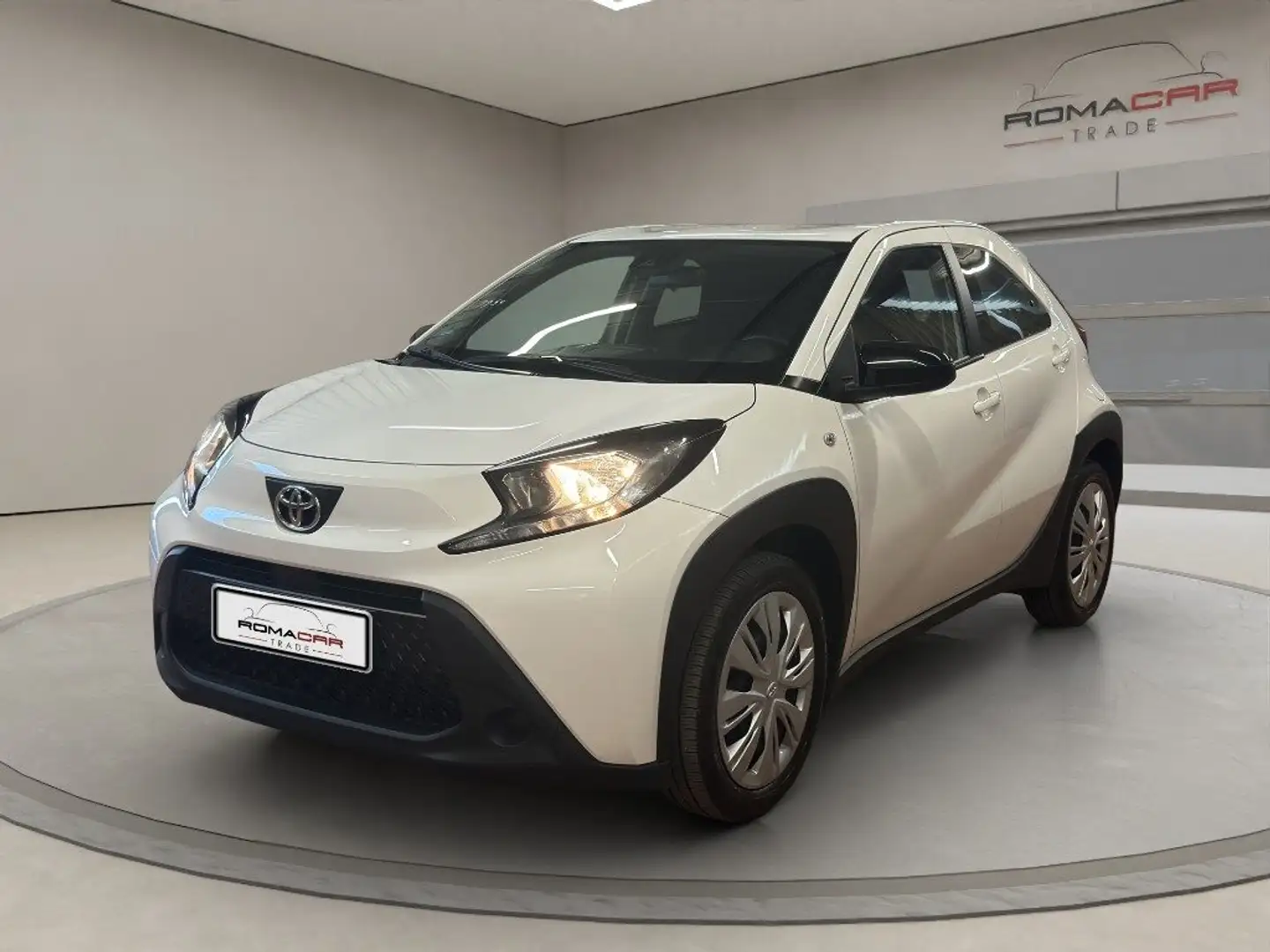 Toyota Aygo X 1.0 VVT-i 72 CV 5 porte Active Bianco - 2