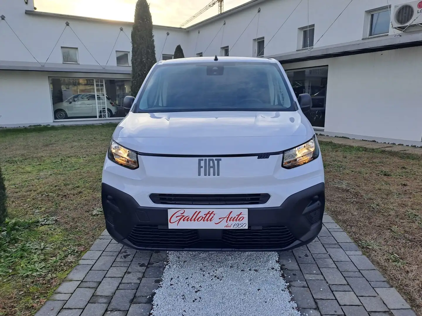 Fiat Doblo VAN 1.5 BLUEHDI 100cv + IVA Gris - 2