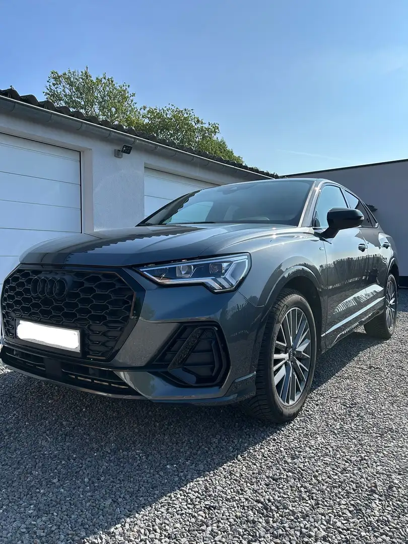 Audi Q3 Sportback S Line Gris - 2