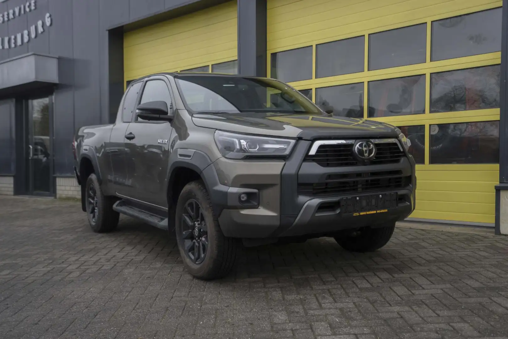 Toyota Hilux 2.8 D-4D Xtra Cab Invincible BPM VRIJ! - 1