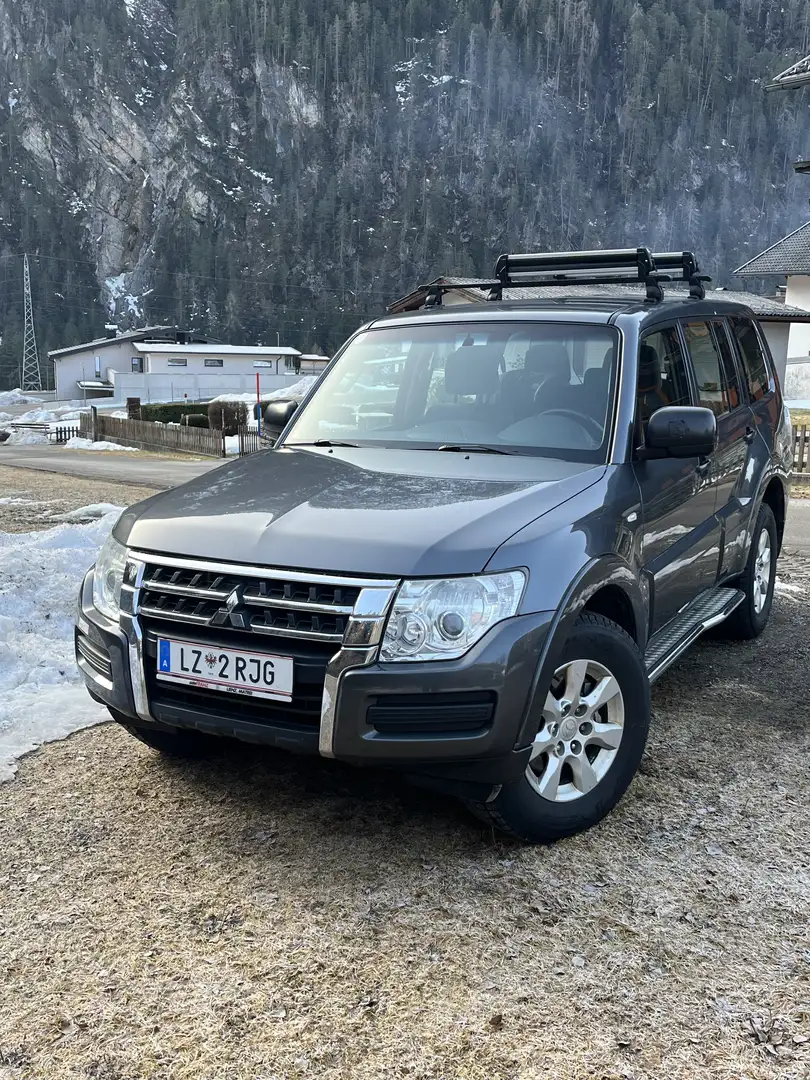 Mitsubishi Pajero 3.2 DI-D Inform (5-trg.) Grau - 1