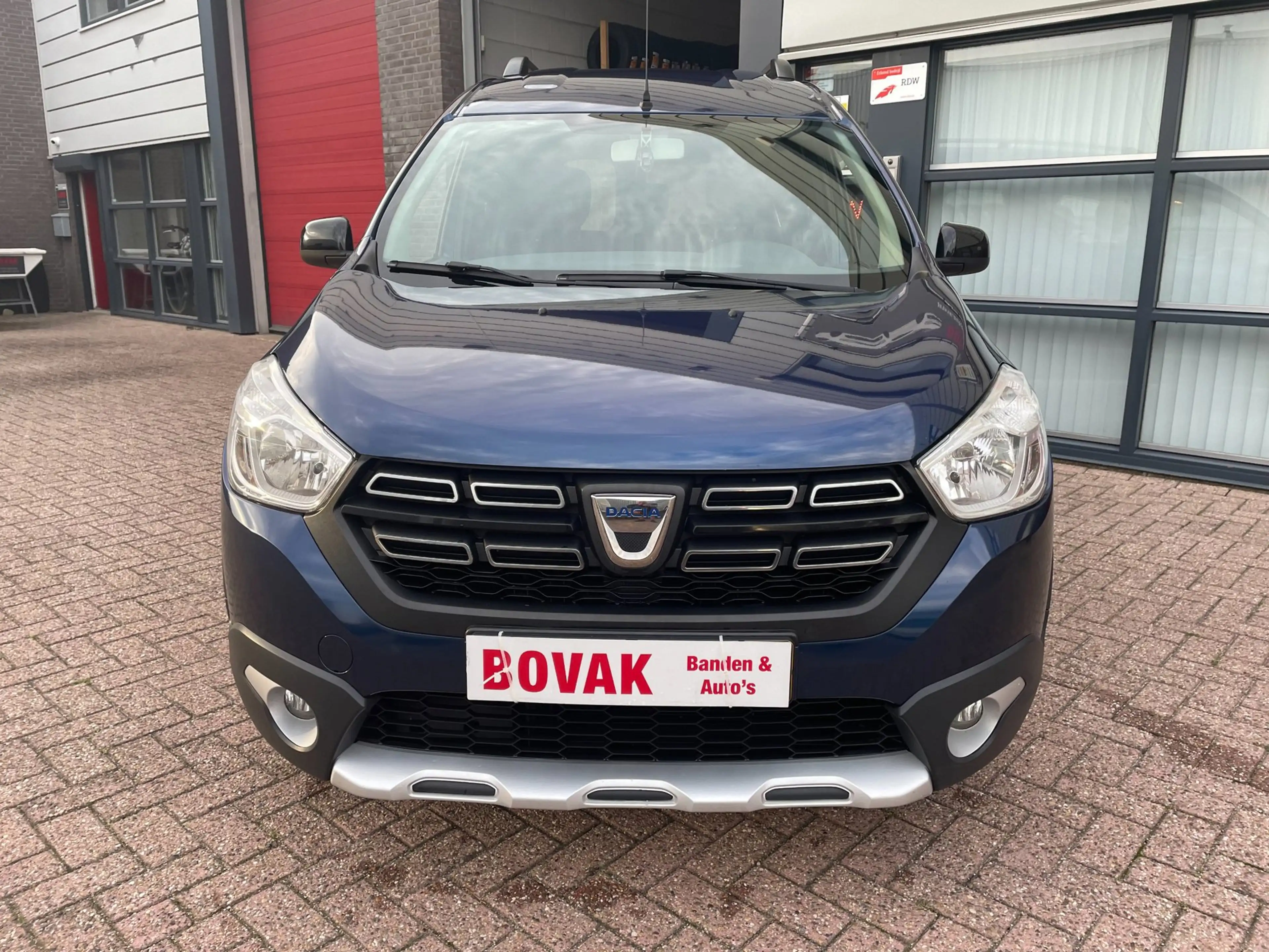 Dacia Dokker 1.2 TCe S&S Série Limitée Stepway — photo 2