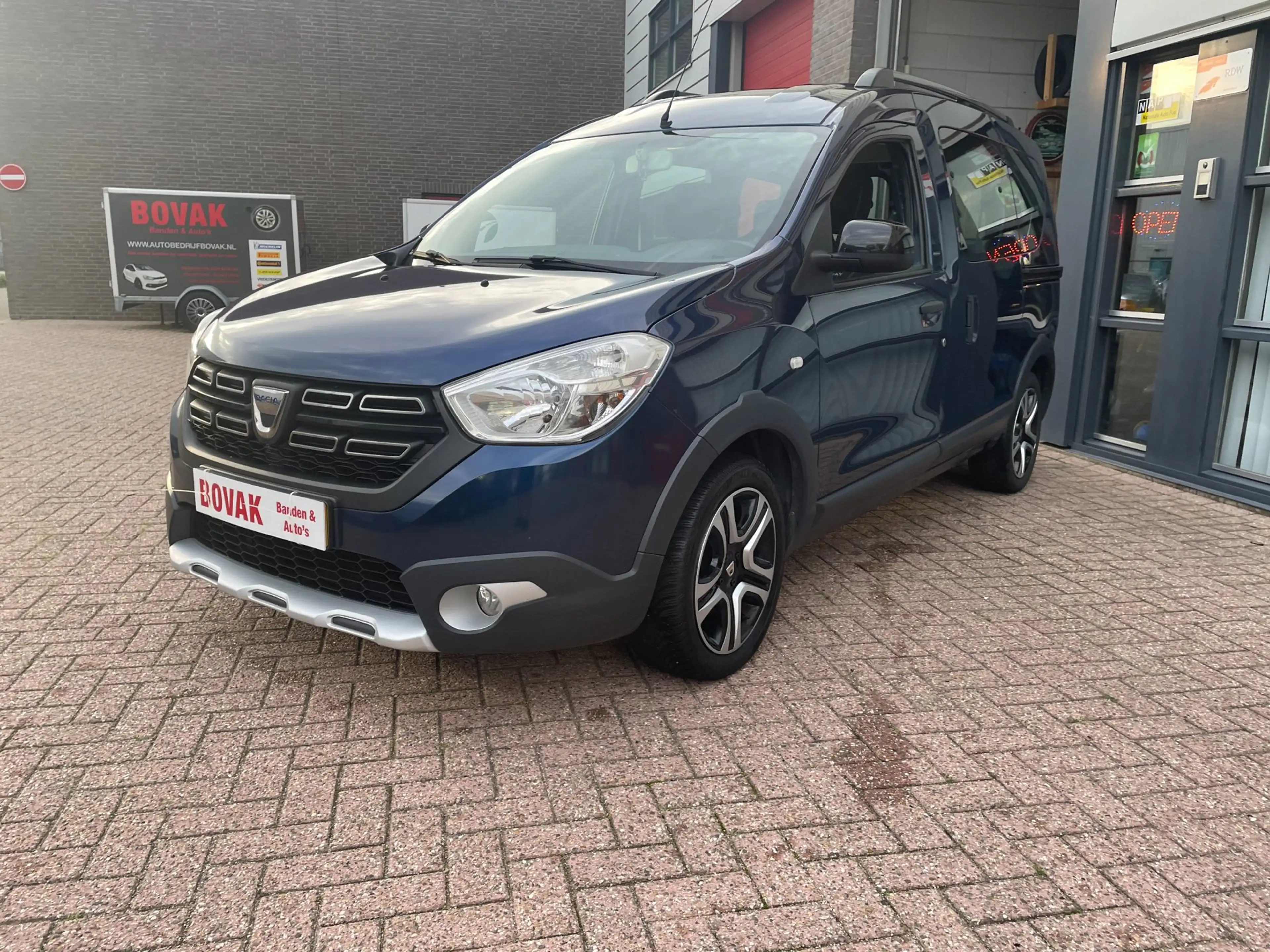 Dacia Dokker 1.2 TCe S&S Série Limitée Stepway — photo 3