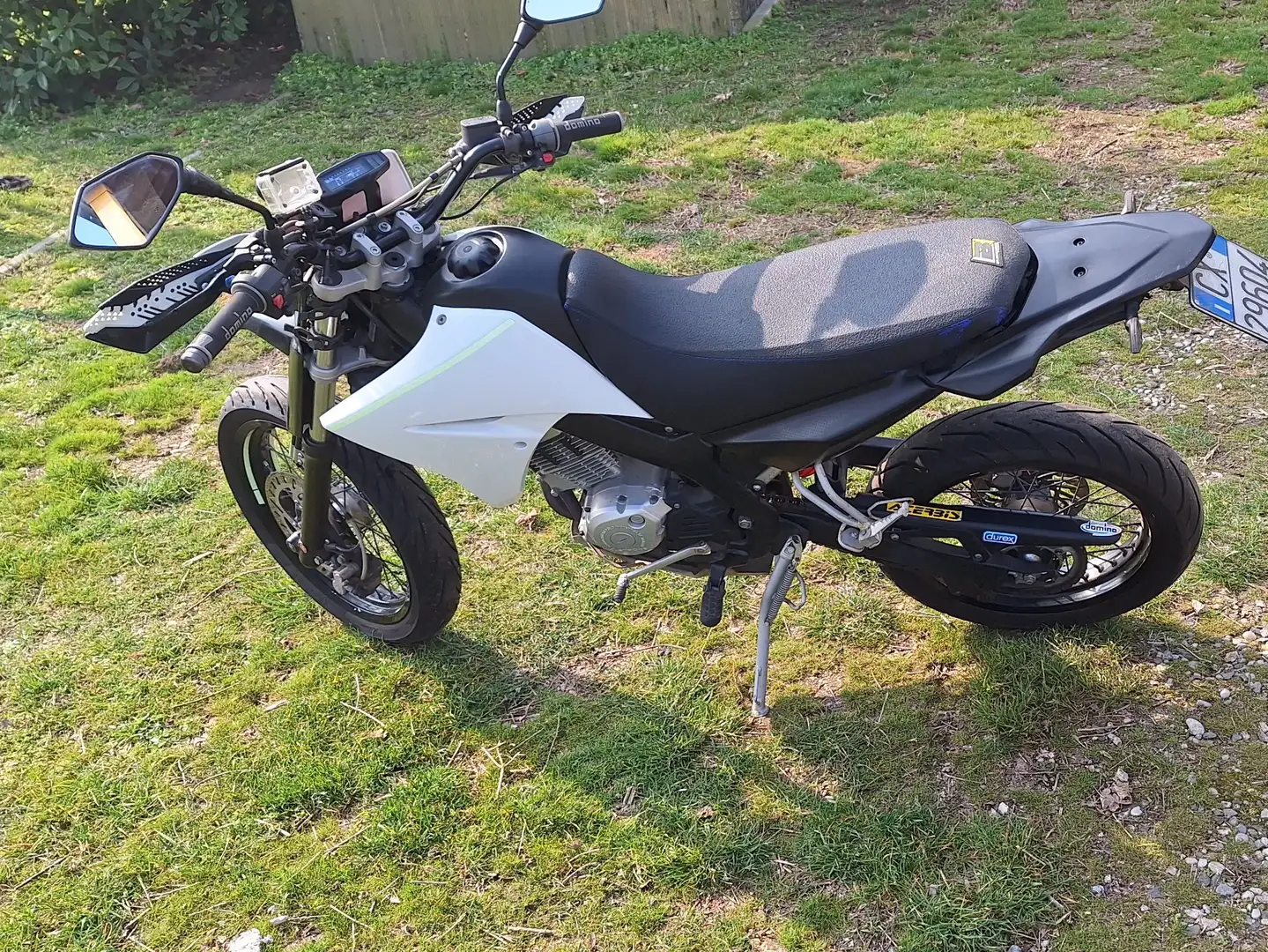 Yamaha XT 125 Wit - 2