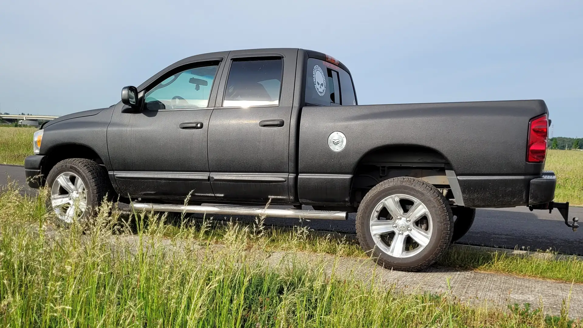 Dodge RAM Чорний - 1