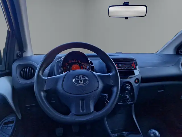 Toyota Aygo view 14