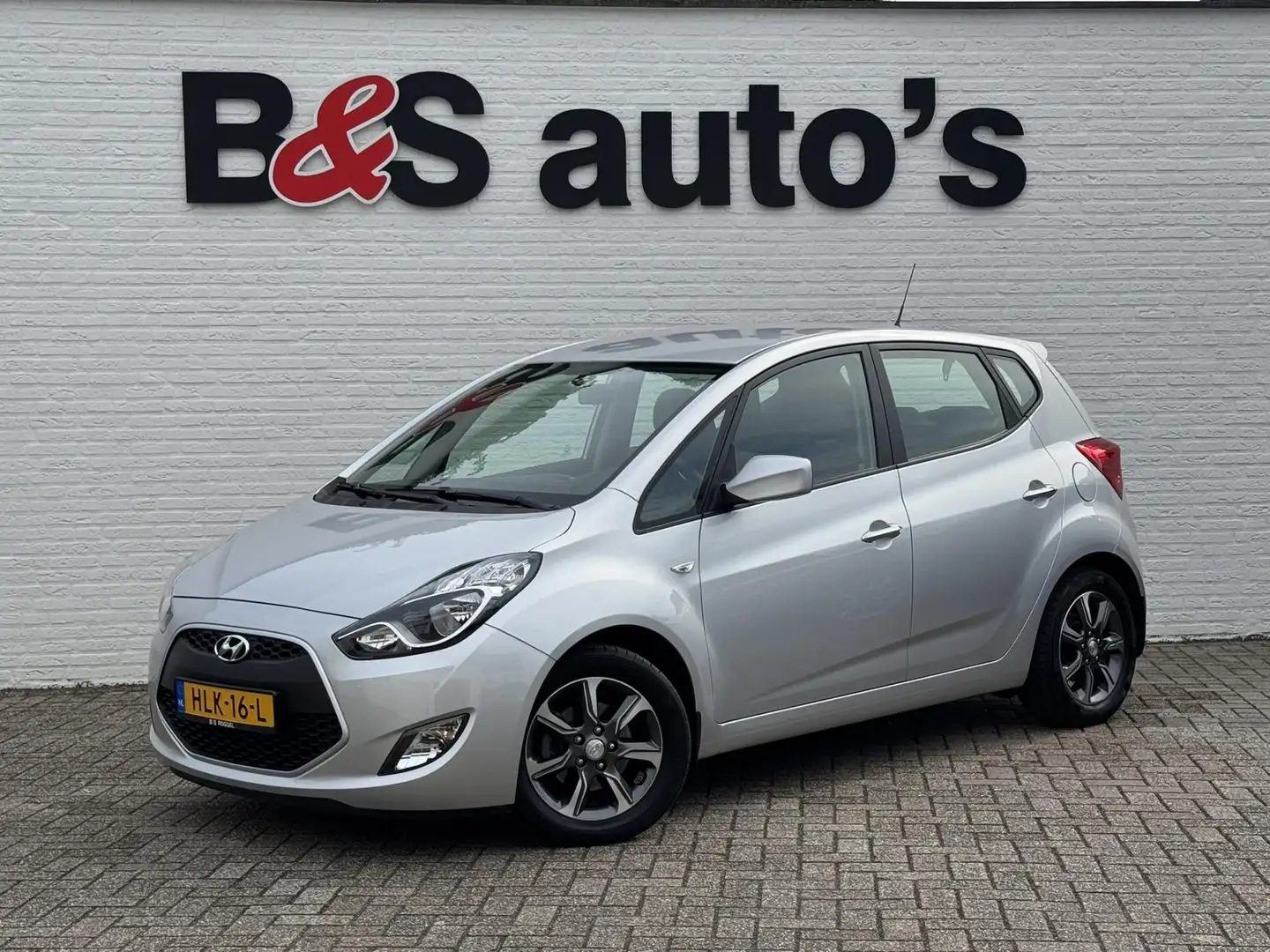 Hyundai iX20 1.6i Go! Automaat Parkeer sensoren Clima Cruise St Grijs - 1