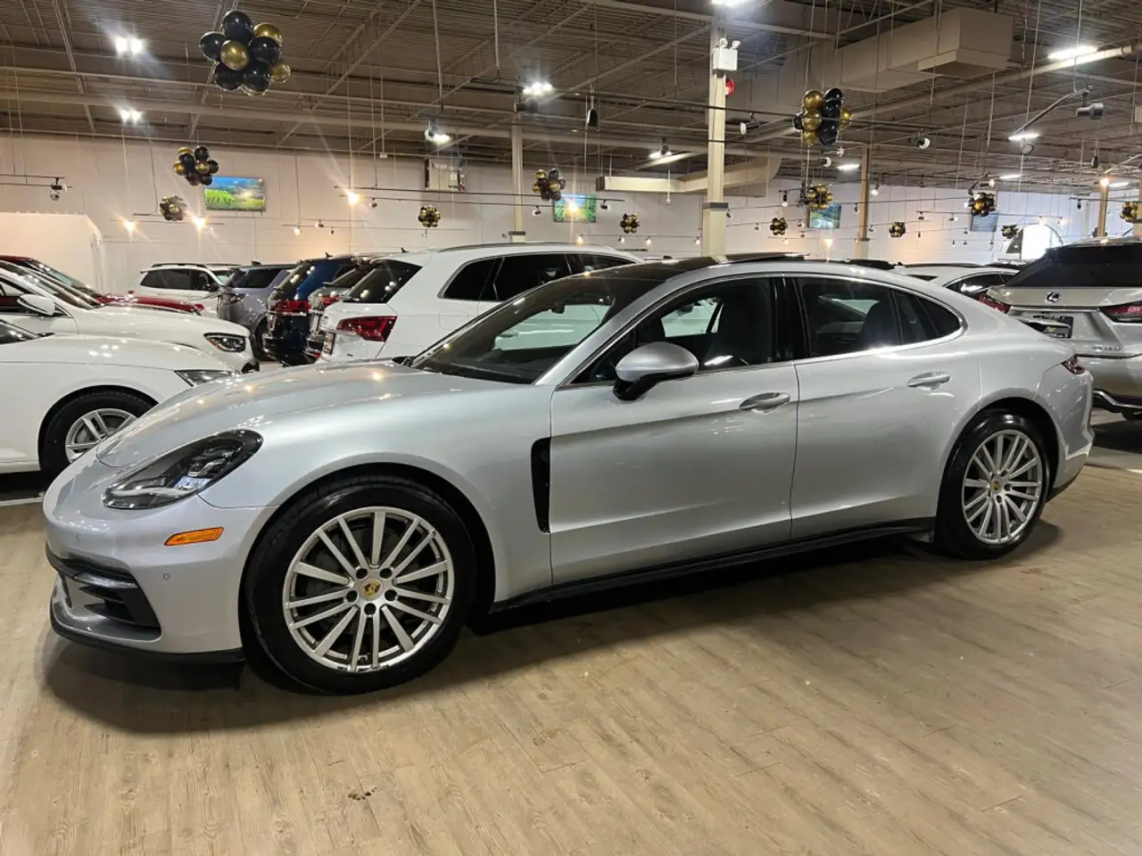 Porsche Panamera снимка Porsche Panamera