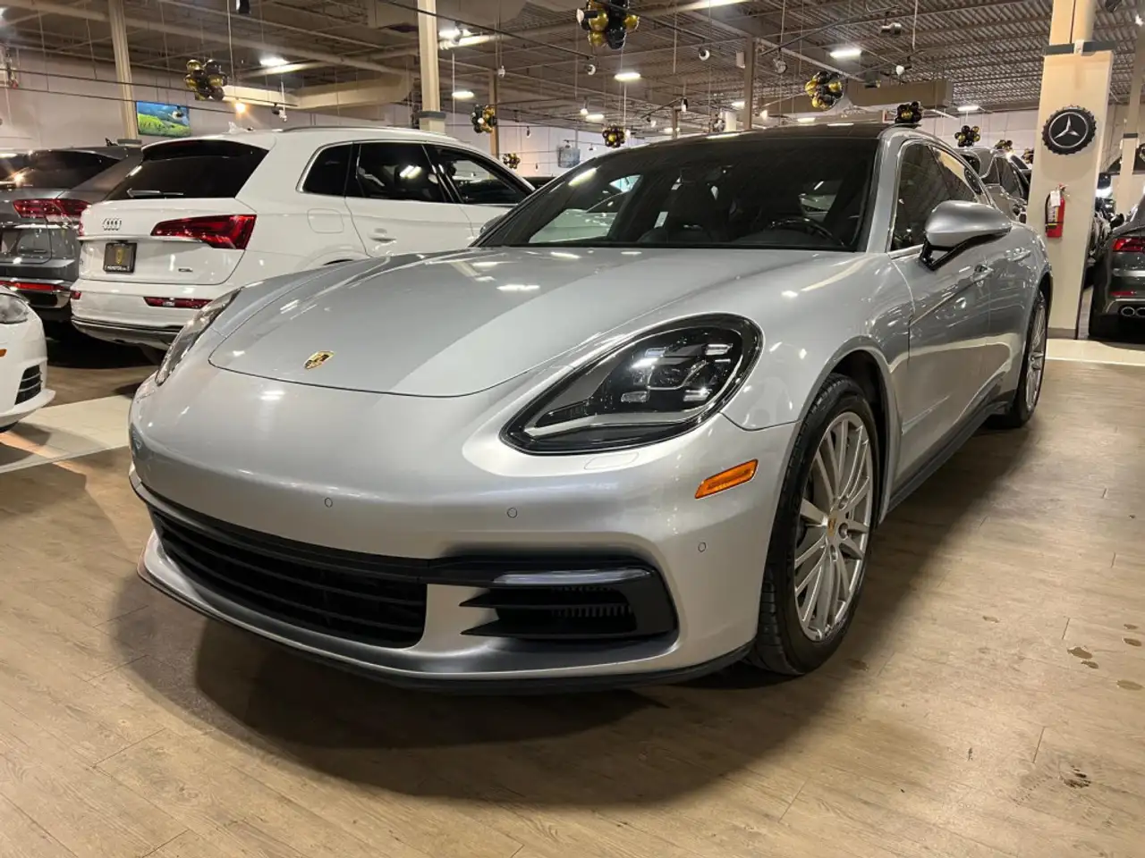 Porsche Panamera снимка Porsche Panamera