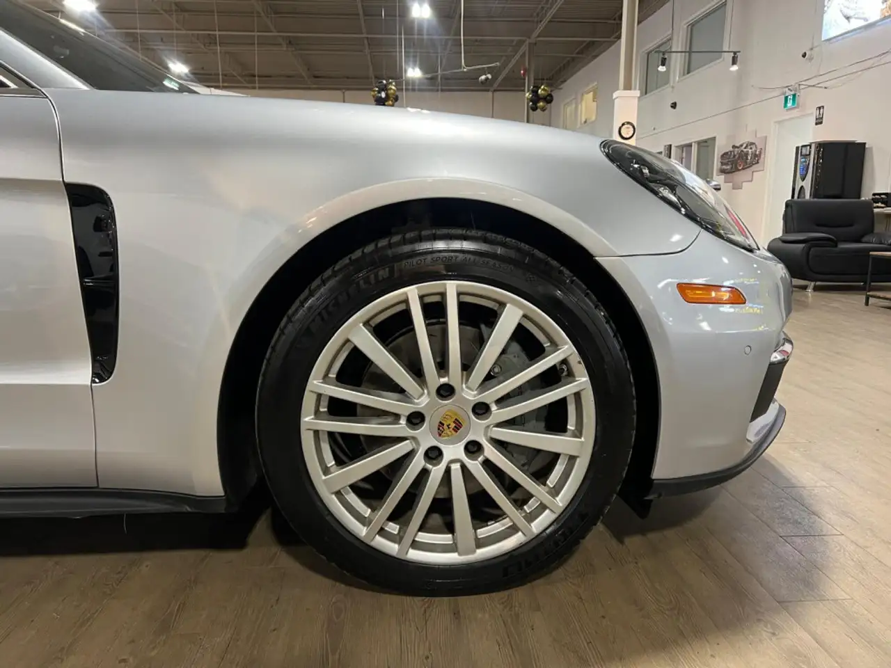 Porsche Panamera снимка Porsche Panamera