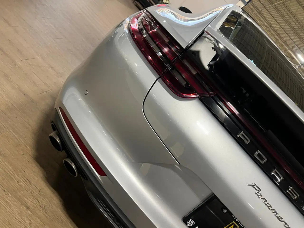 Porsche Panamera снимка Porsche Panamera