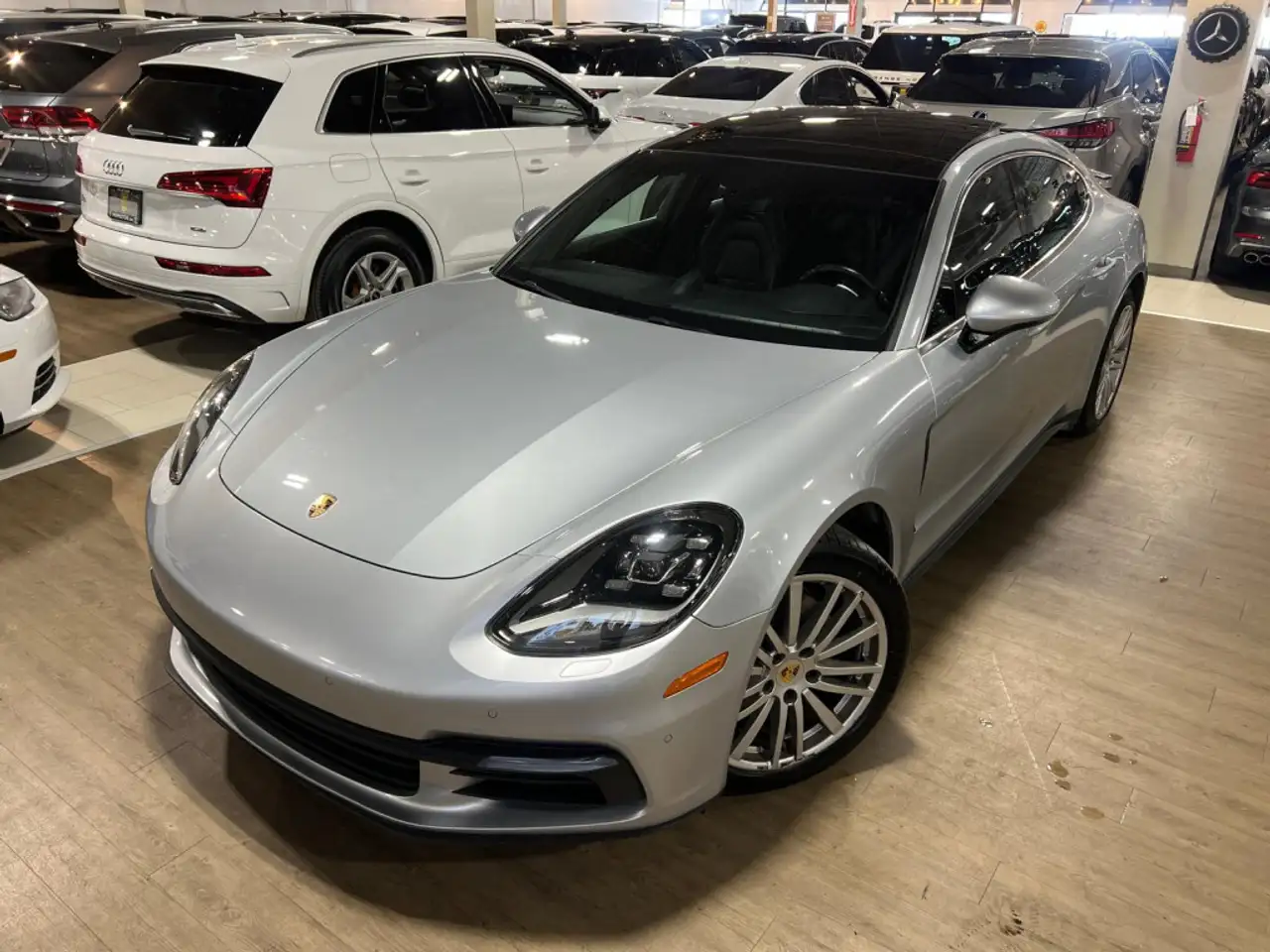 Porsche Panamera снимка Porsche Panamera