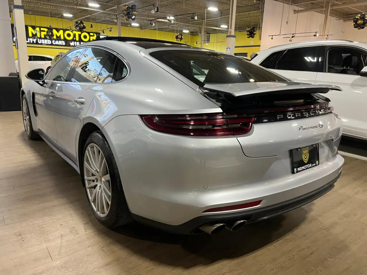 Porsche Panamera снимка Porsche Panamera
