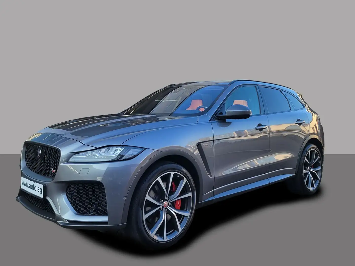 Jaguar F-Pace P550 SVR AWD 8-fach 22" Räder Gris - 1