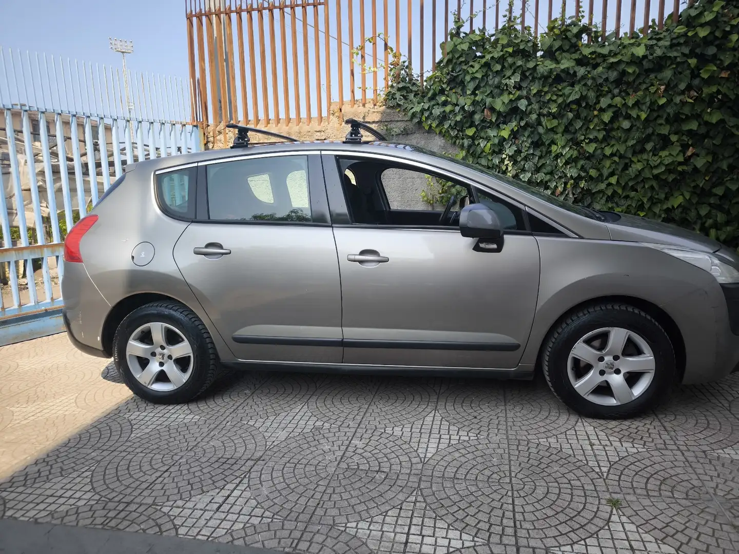 Peugeot 3008 1.6 e-hdi 8v Allure (outdoor) s&s 112cv robot - 1