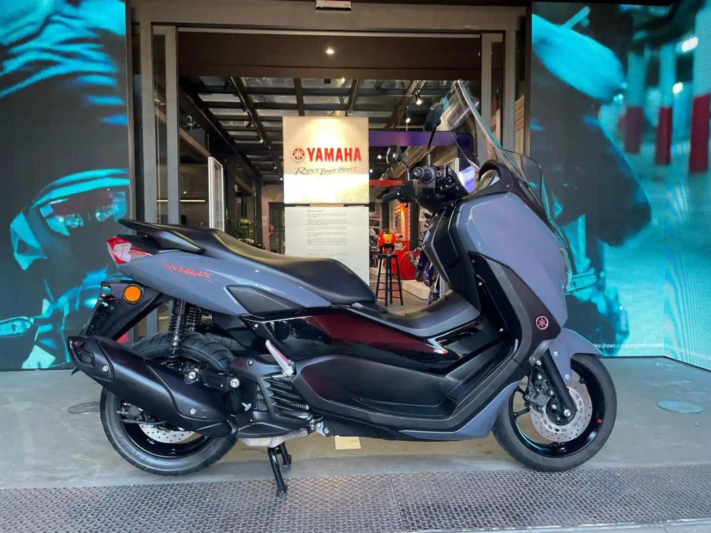 Yamaha NMAX 125 Grigio - 1