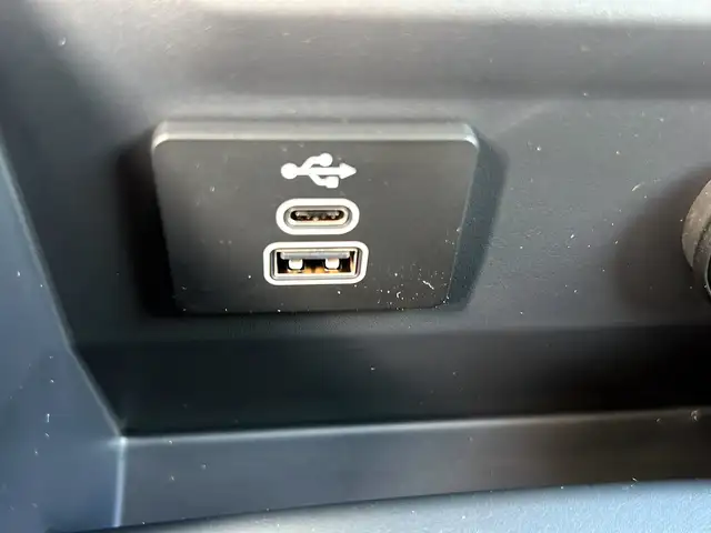 Ford Tourneo Courier view 15