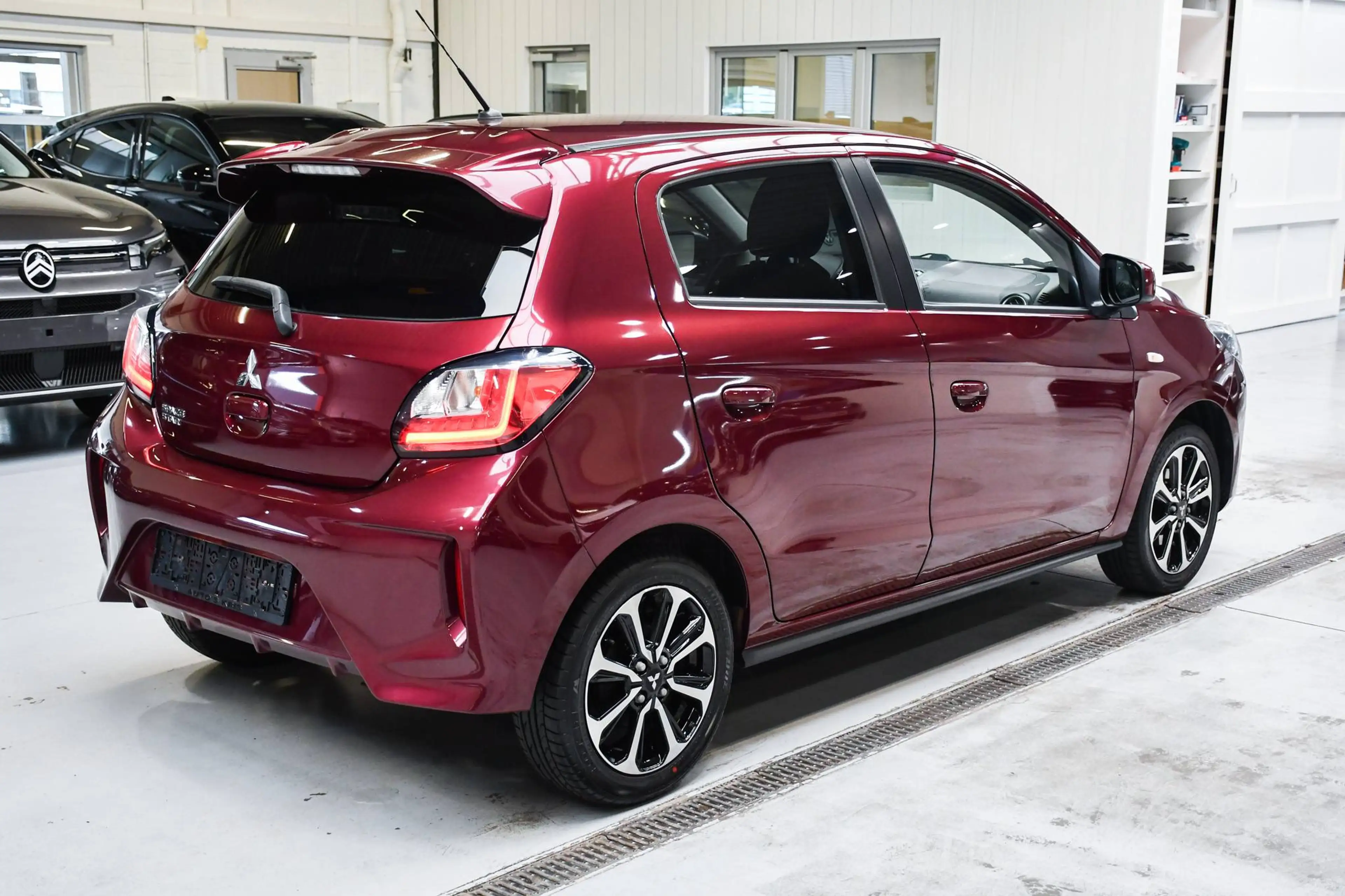 Mitsubishi Space Star Space Star 1.2i Instyle CVT Automaat - NAVIGATIE / SMARTLINK / AIRCO / CC — photo 3