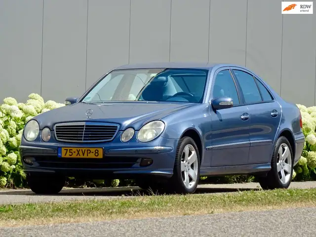 Mercedes-Benz E 500 | LUCHTV | DISTRONIC | KEYLESS-GO |