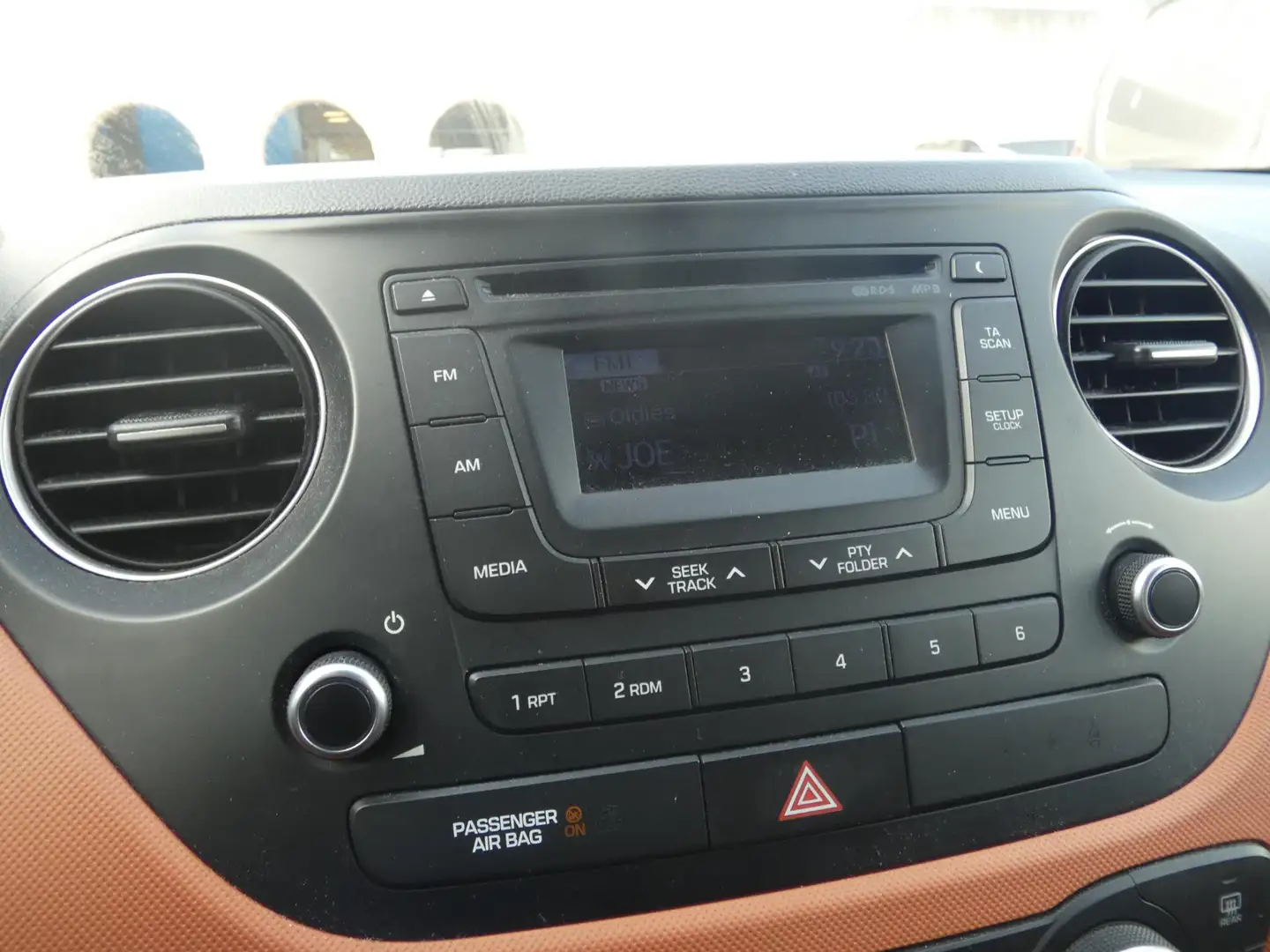 Hyundai i10 1.0i i-Motion Comfort | AIRCO | 12 MAANDEN BOVAG G Gris - 2