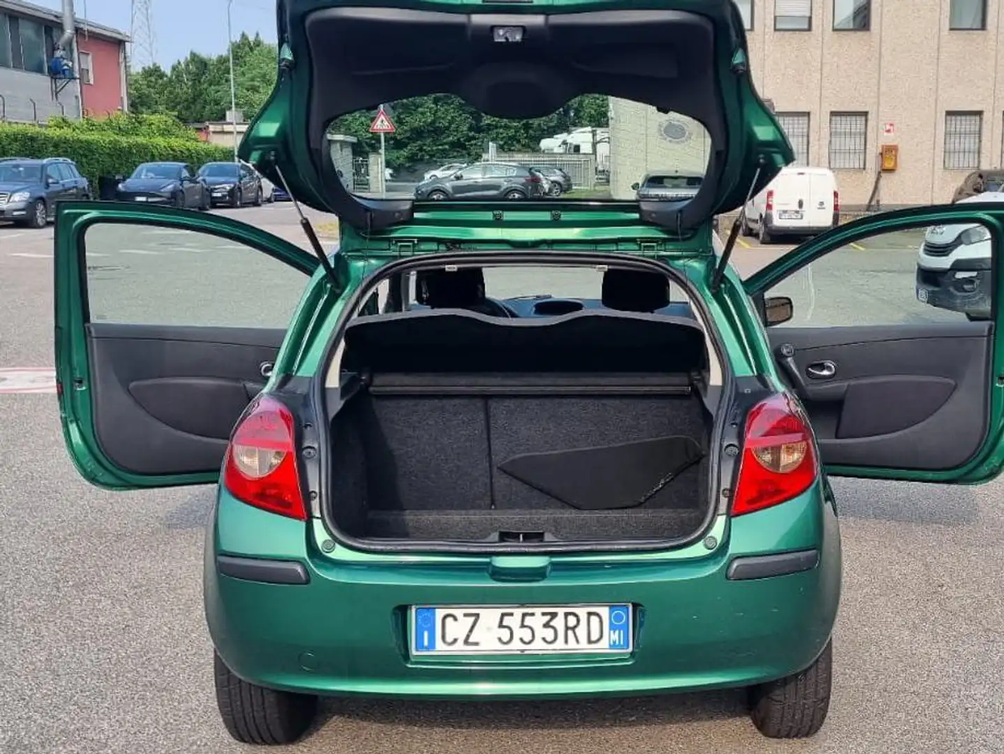 Renault Clio Clio 3p 1.6 16v Initiale Verde - 2