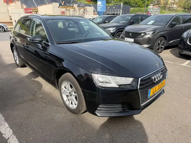 Audi A4 basis AUTOMATIK