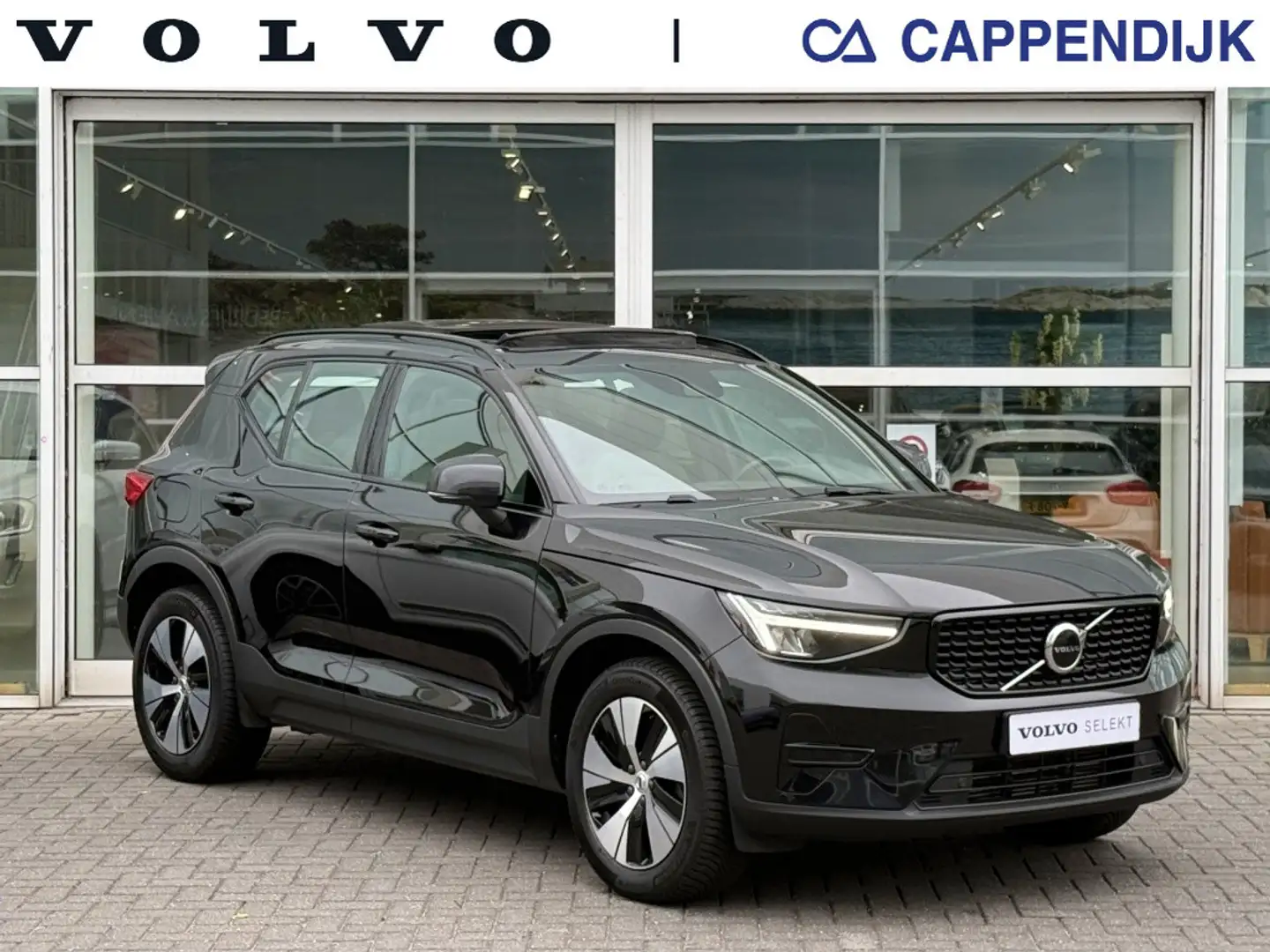 Volvo XC40 T4 211PK Recharge Plus Dark| Panodak| Camera| H&K Schwarz - 1