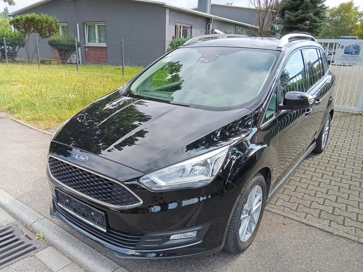 Ford Grand C-Max Grand C-MAX Trend Schwarz - 1