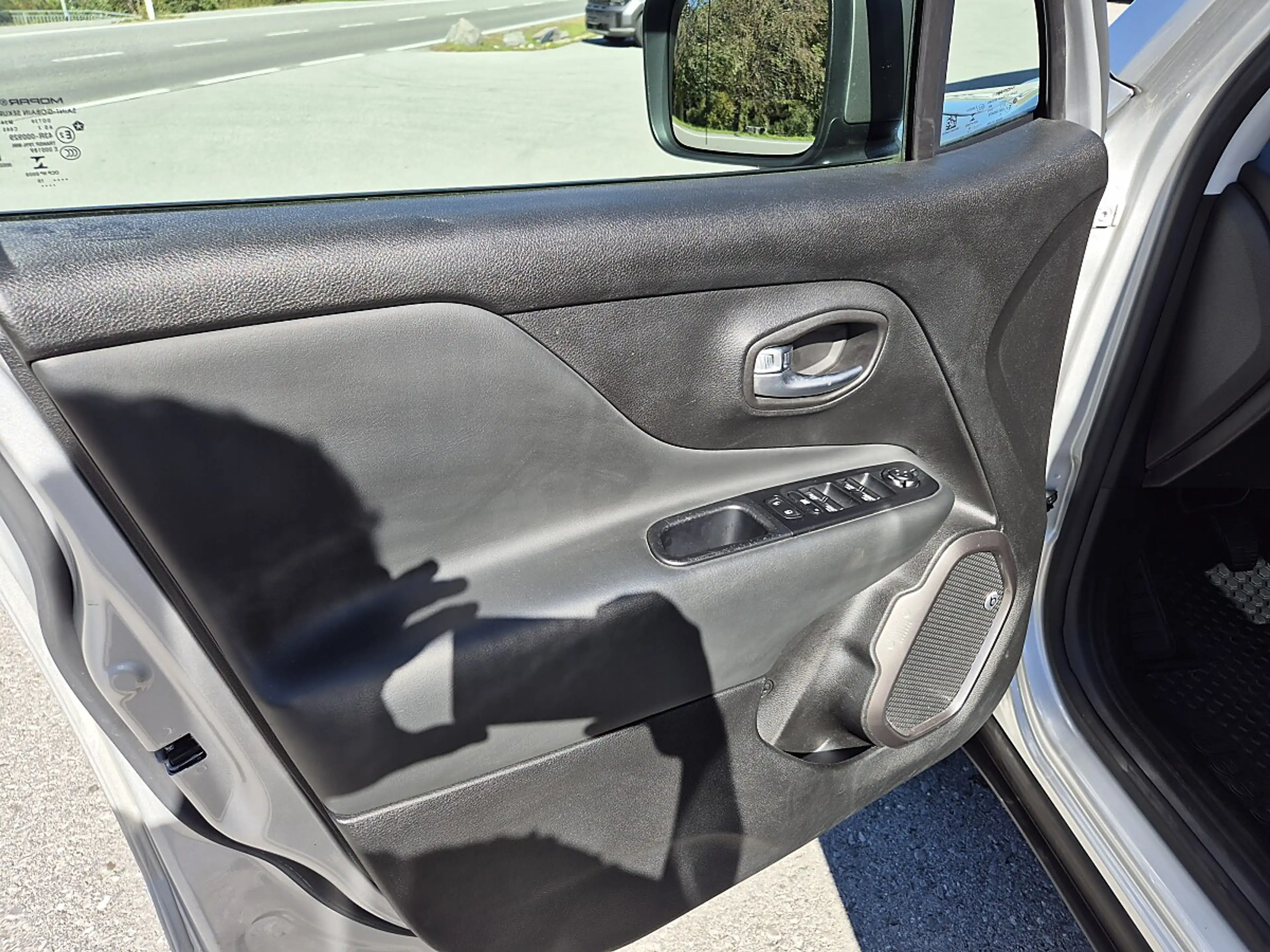 Jeep Renegade 2,0 MultiJet II AWD 6MT 140 Limited — photo 12
