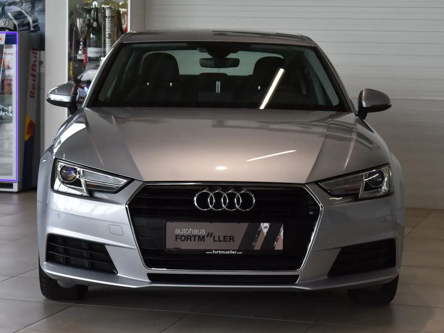 Audi A4 2.0 TDI Lim.  ***40.000Km*** Argintiu - 2