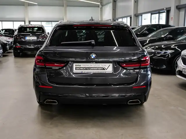 BMW 5 Series view 5