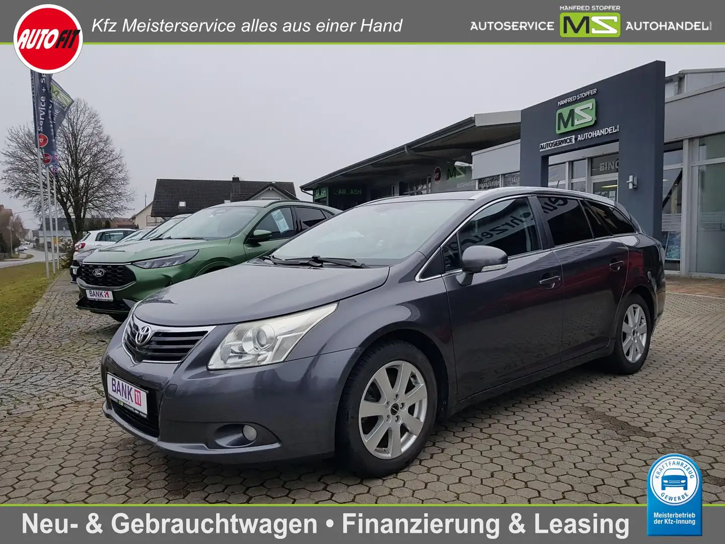 Toyota Avensis Combi 2.2 D-4D DPF Executive+AHK+KLIMAAUTOM+ALU Grau - 1