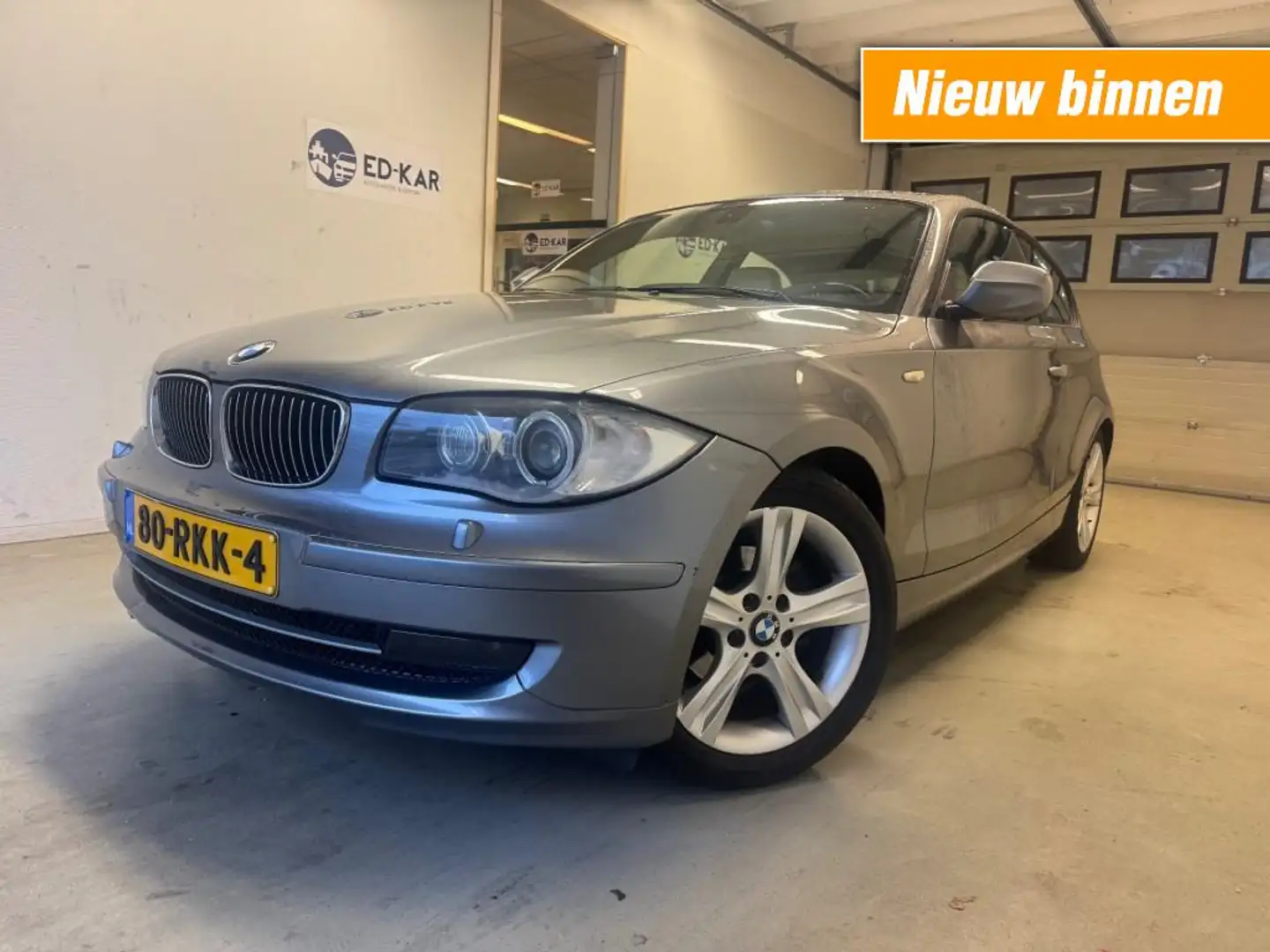 BMW 116 116i EffDyn. Ed. Business Line Ultimate Edition NA siva - 1