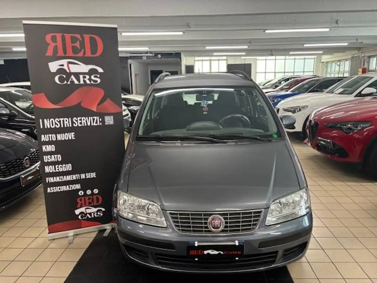 Fiat Idea 1.4 16v Dynamic Grau - 1