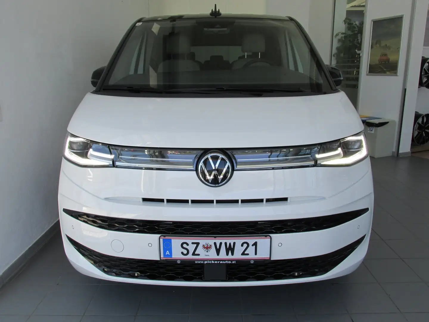 Volkswagen T7 Multivan VW T7 Multivan Edition eHybrid 180 kW 4MOTION Blanc - 2