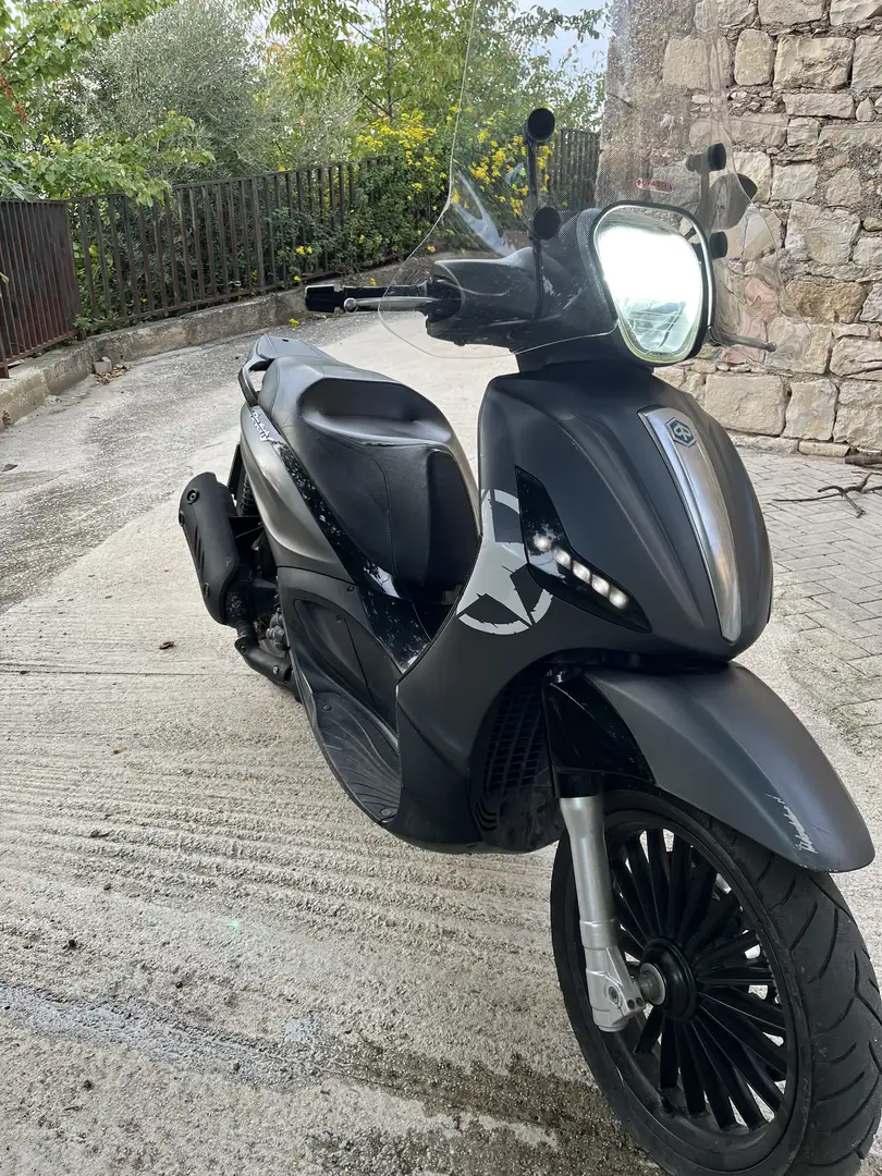 Piaggio Beverly 125 I.E Sport Grigio - 1