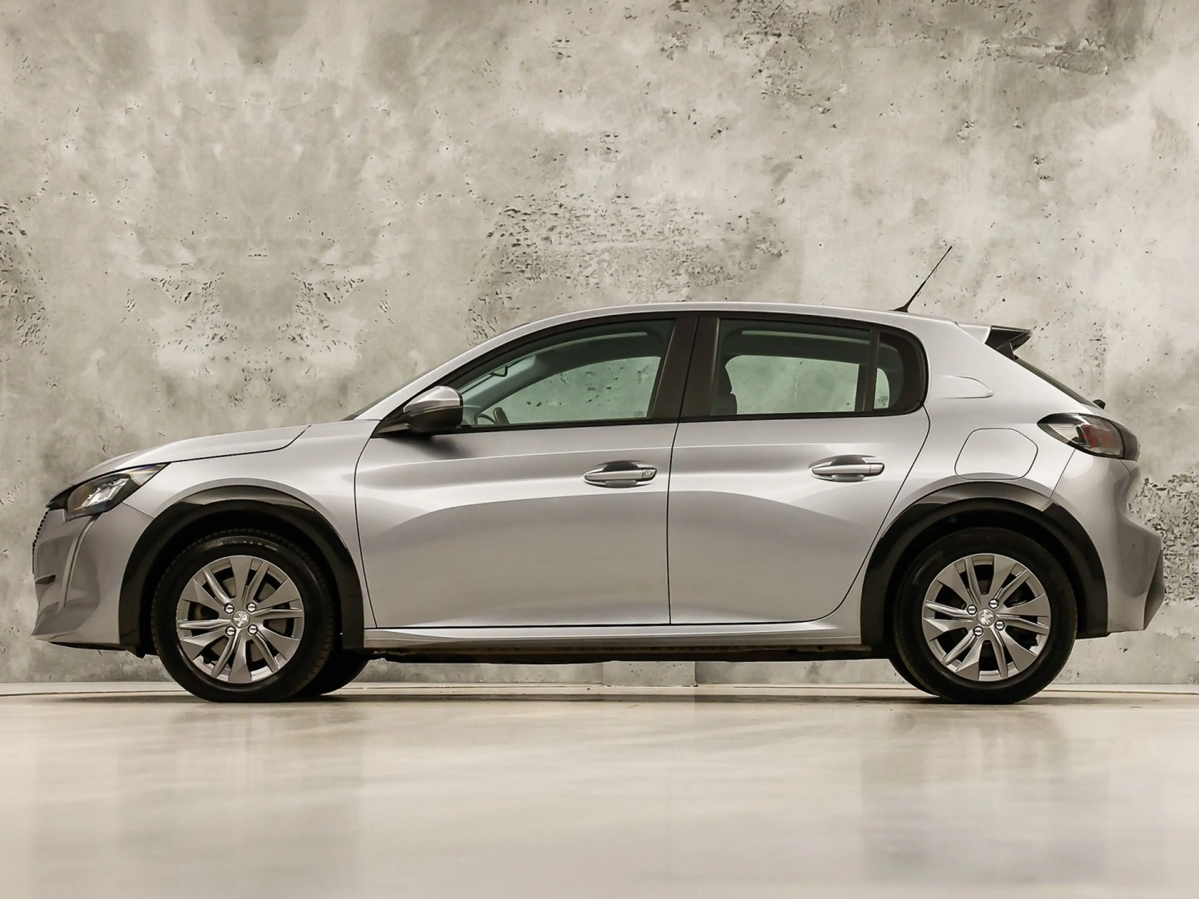 Peugeot e-208 EV Active 50 kWh Automaat (APPLE CARPLAY, SOH 91,3 — photo 2