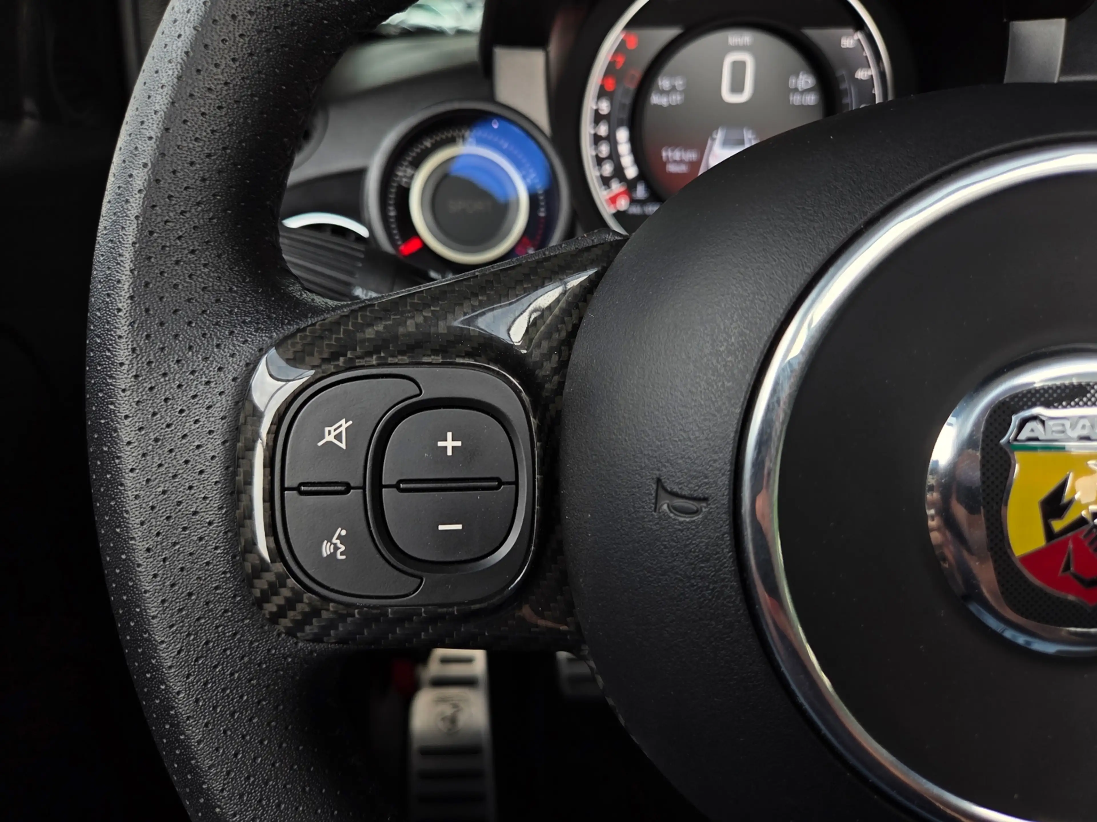 Abarth 595C Competizione KLIMA NAVI FullLink BEATS — photo 15