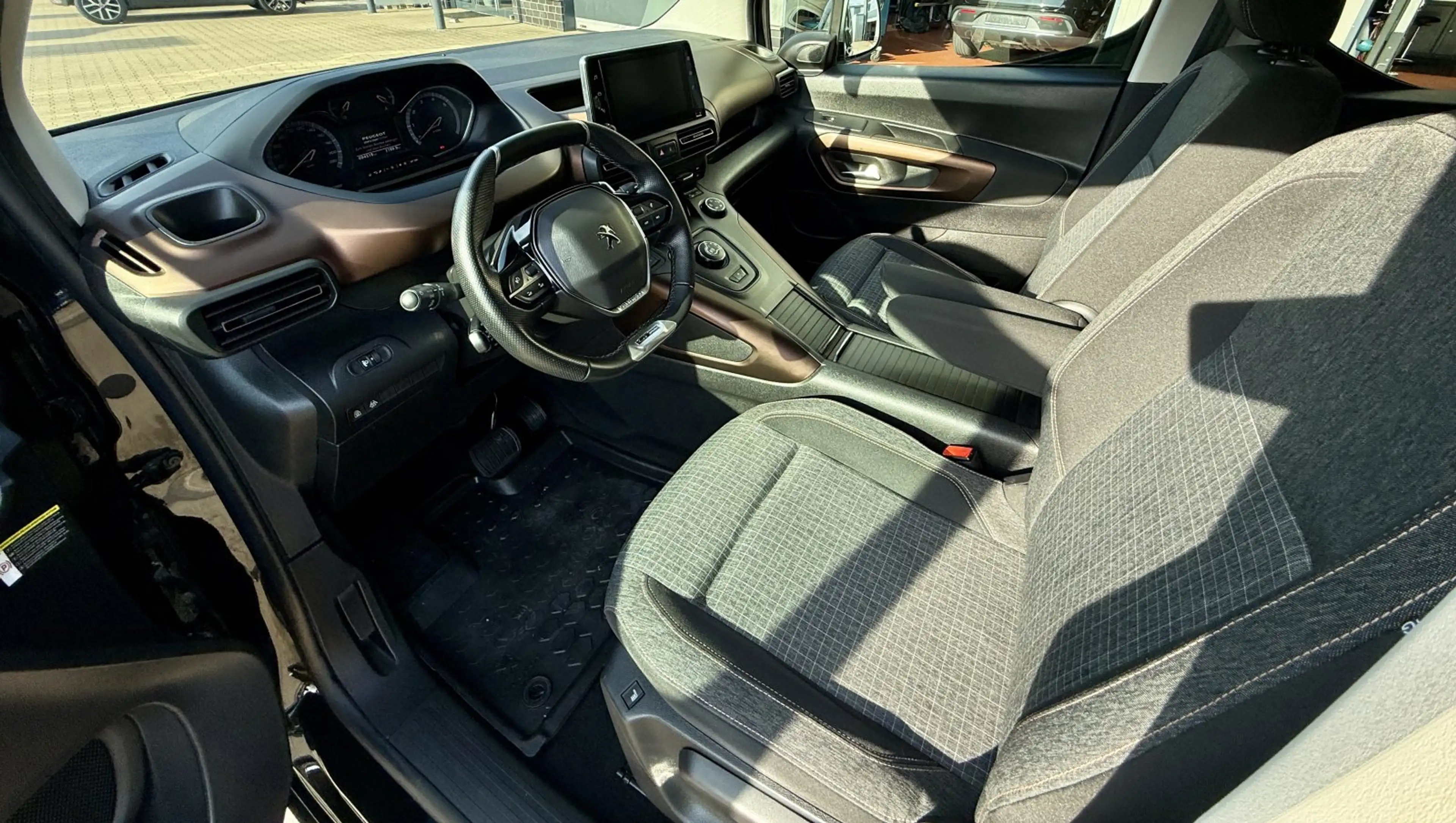 Peugeot Rifter 1,5 HDI GT-Line 7- Sitzer-RFK-NAVI-SHZ-AHK — photo 10