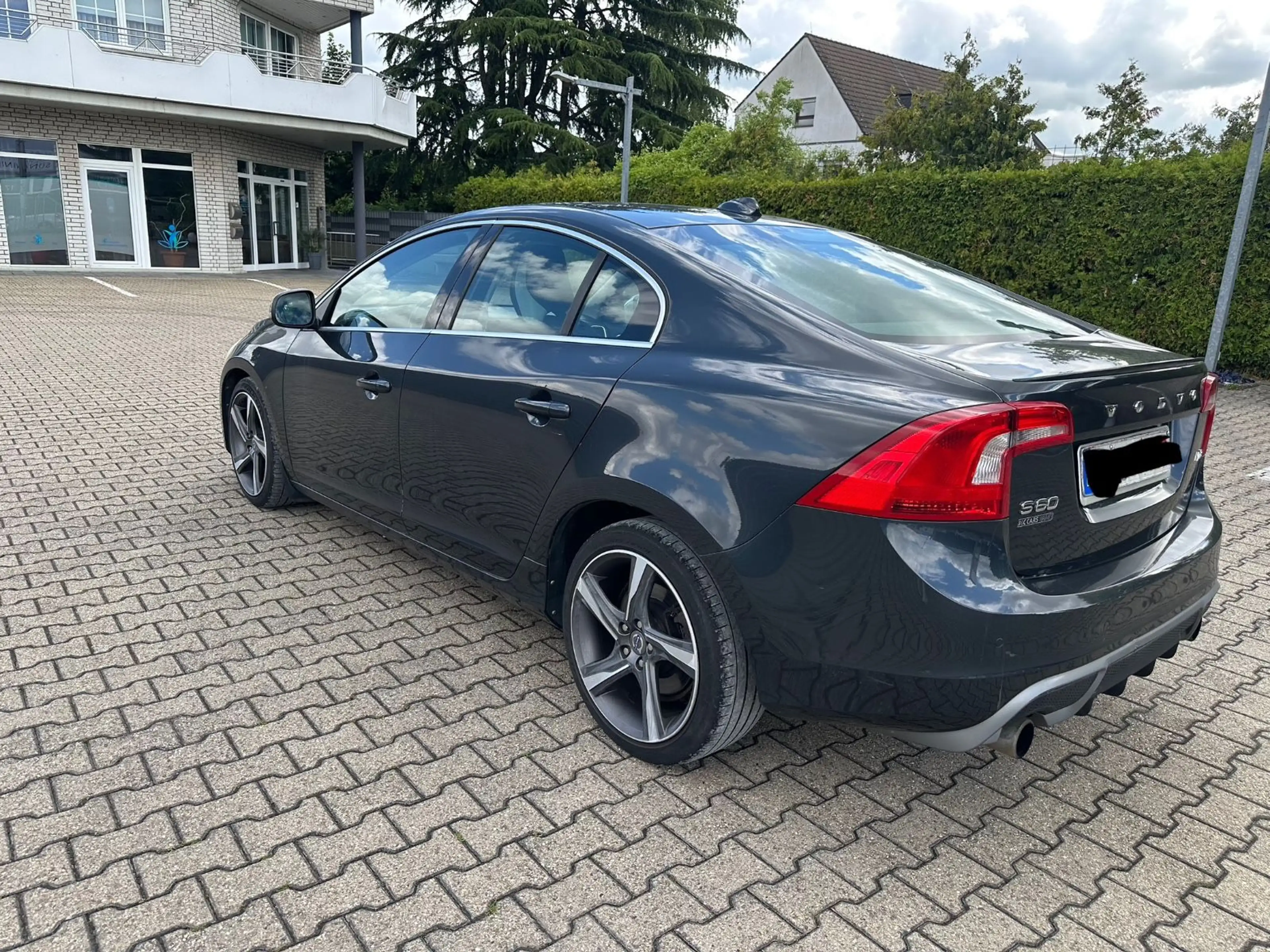 Volvo S60 Lim. R-Design — photo 7