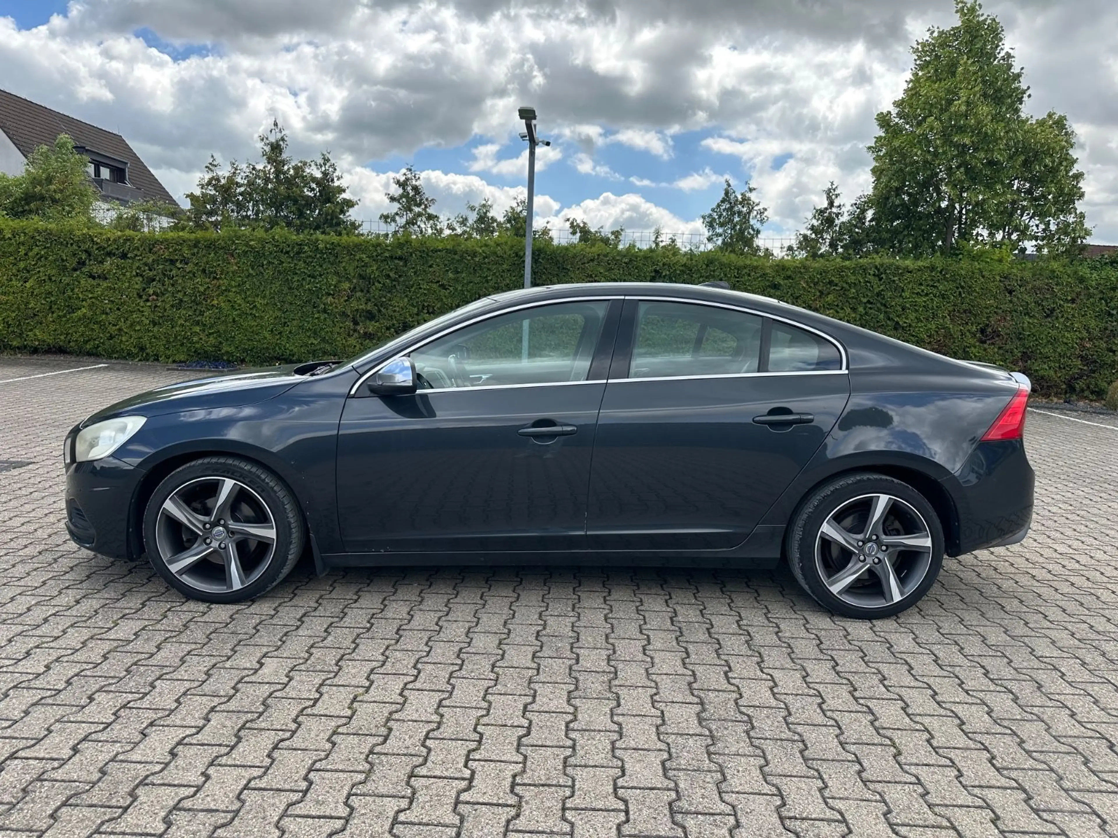 Volvo S60 Lim. R-Design — photo 9