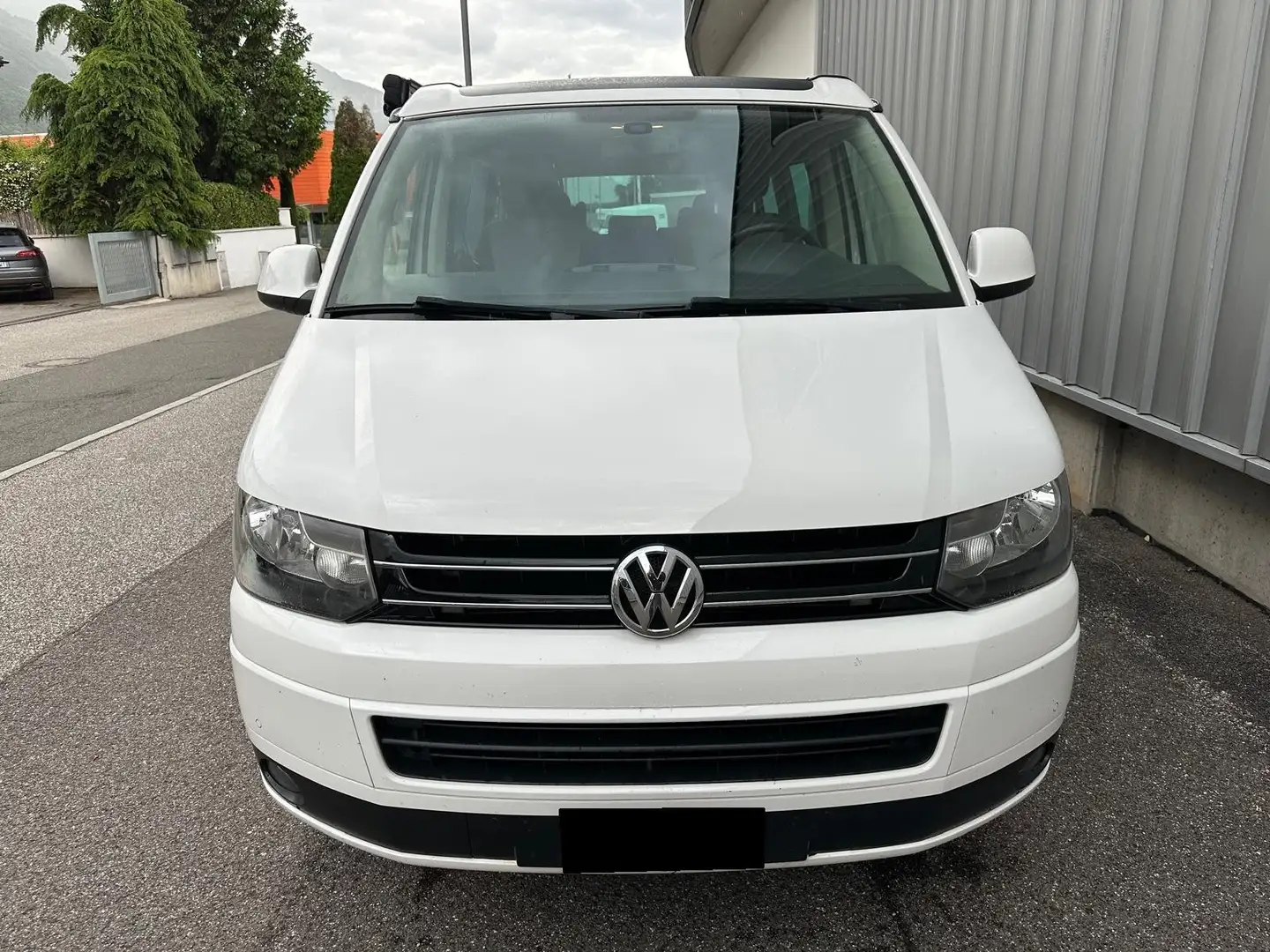 Volkswagen T5 California Edition Bluemotion 2.0 TDI Blanco - 2