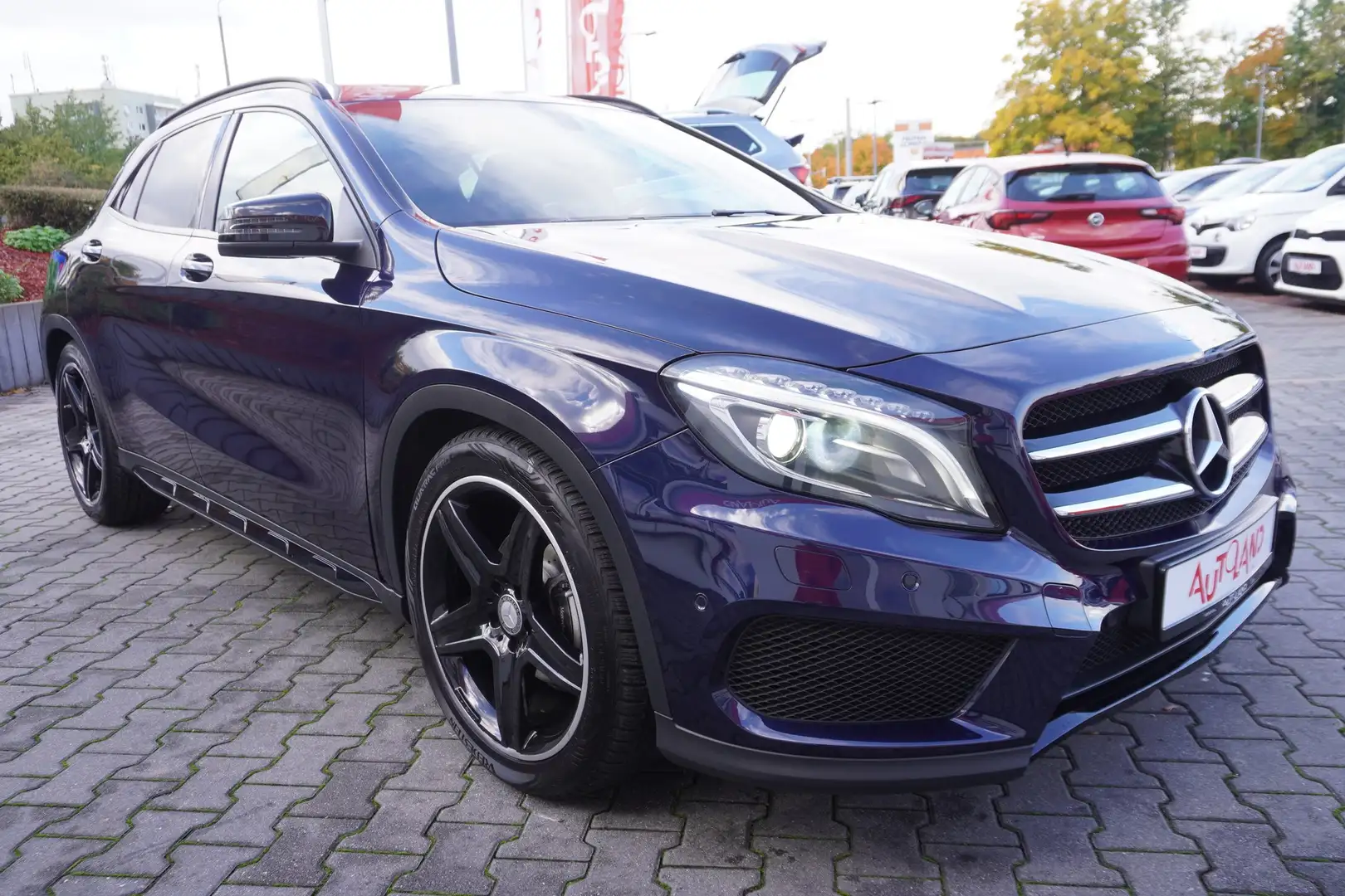 Mercedes-Benz GLA 200 AMG Line Xenon Navi Sitzheizung Kamera Bleu - 2