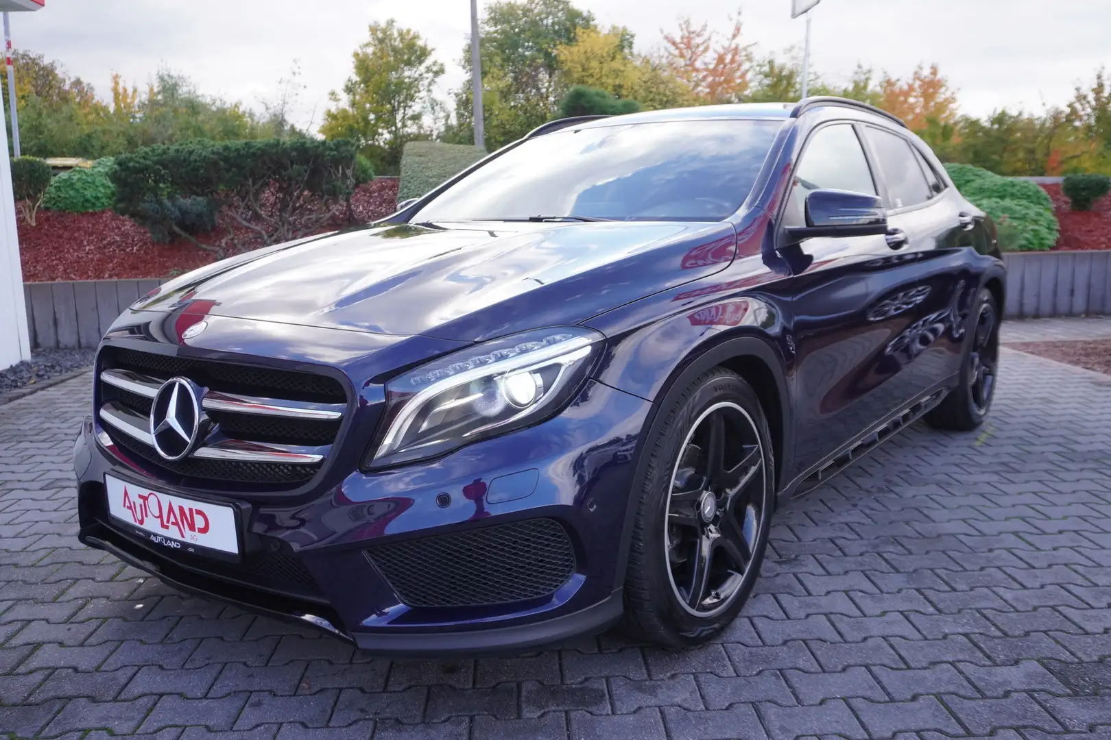 Mercedes-Benz GLA 200 AMG Line Xenon Navi Sitzheizung Kamera Bleu - 1