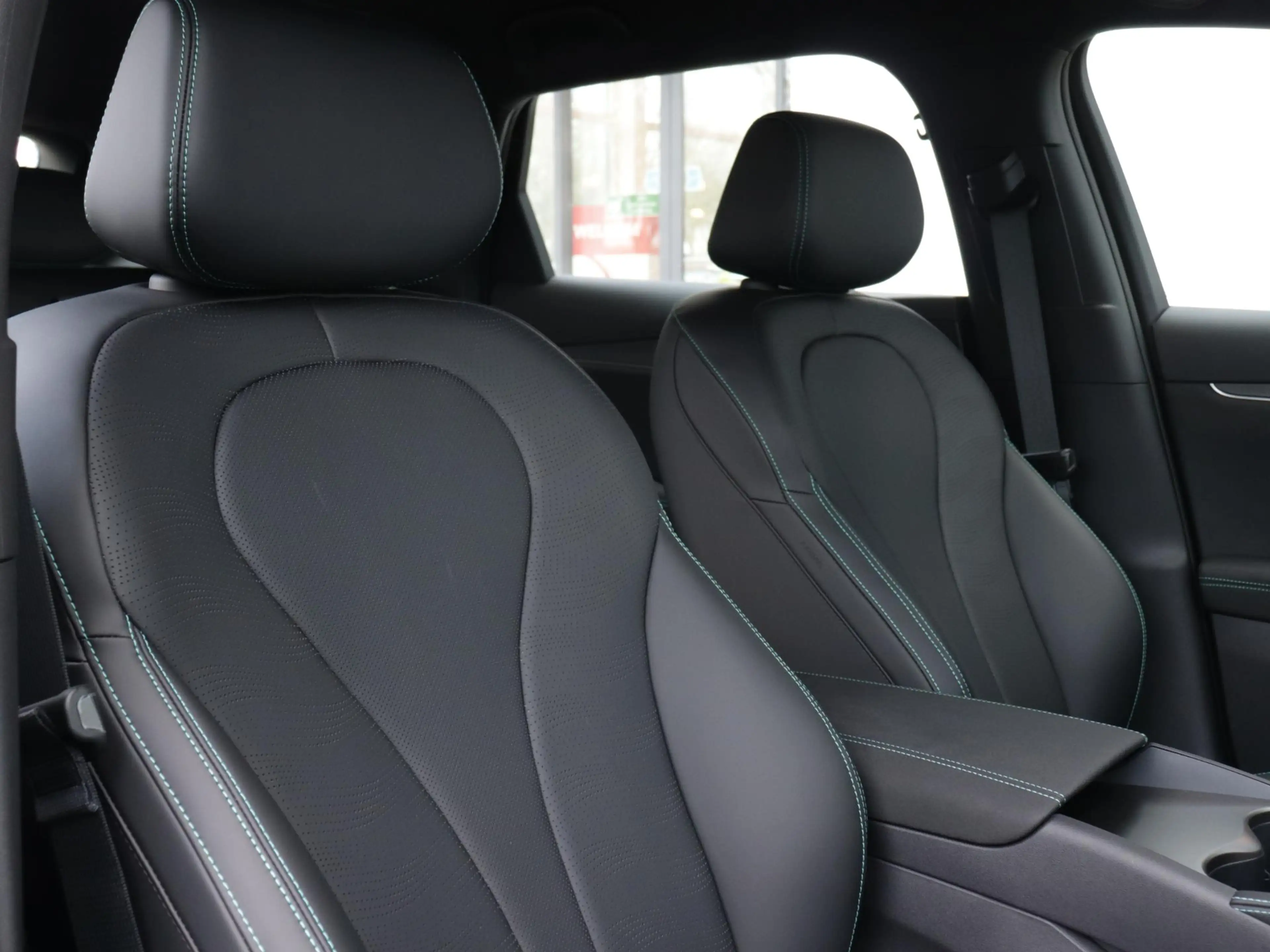 BYD Seal 6 Touring 1.5 DM-i Boost | €4000 korting | 1350km WL — photo 11
