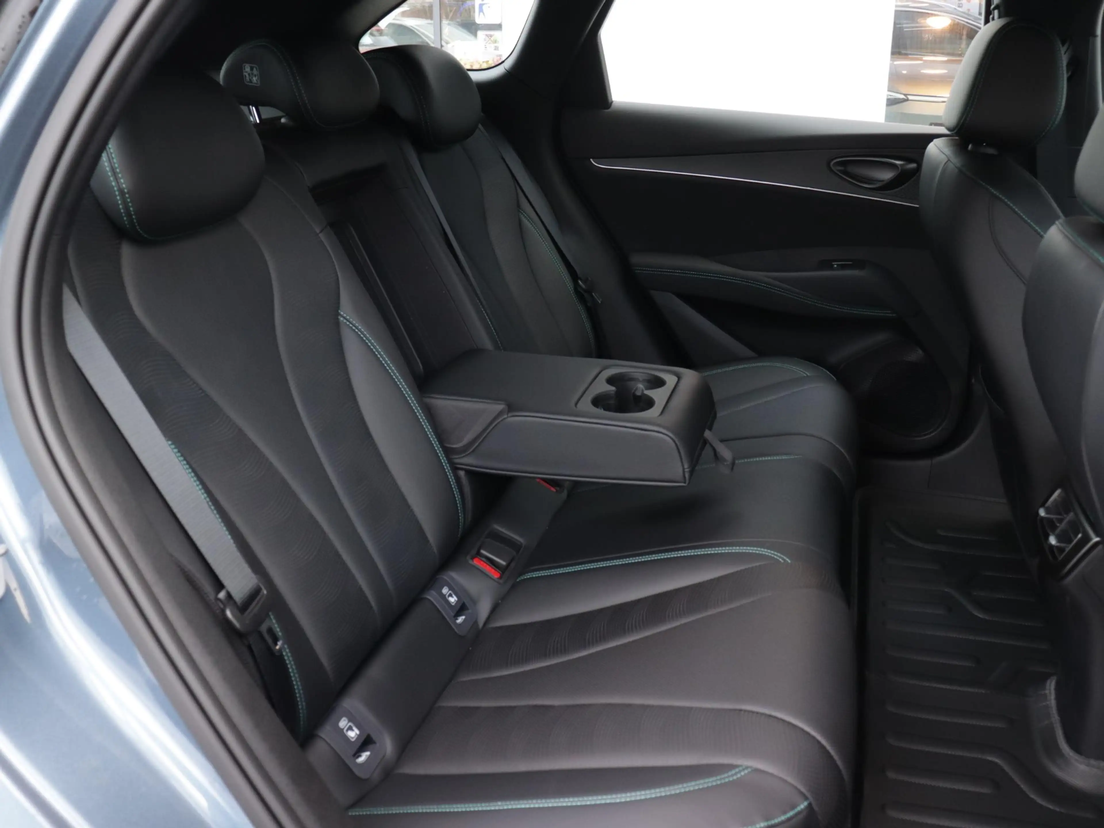 BYD Seal 6 Touring 1.5 DM-i Boost | €4000 korting | 1350km WL — photo 12